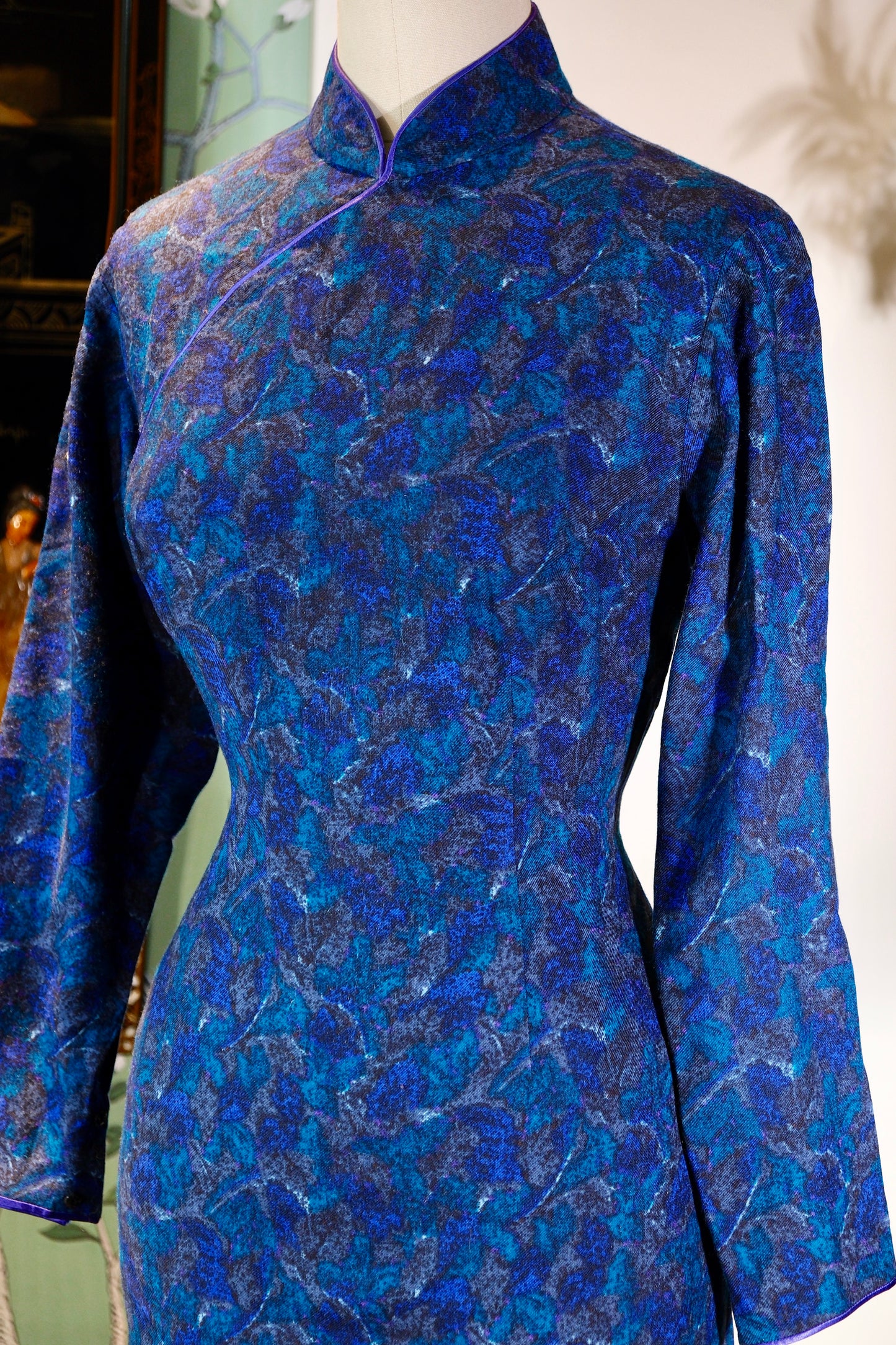 60年代 - 六十年代香港制抽象印花古董旗袍 | 1960s - A 1960s Hong Kong-Made Abstract Print Antique Qipao