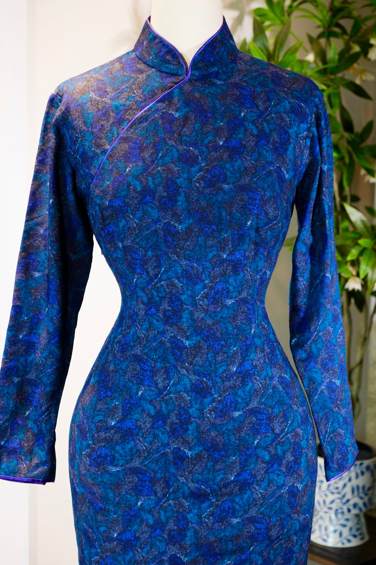 60年代 - 六十年代香港制抽象印花古董旗袍 | 1960s - A 1960s Hong Kong-Made Abstract Print Antique Qipao