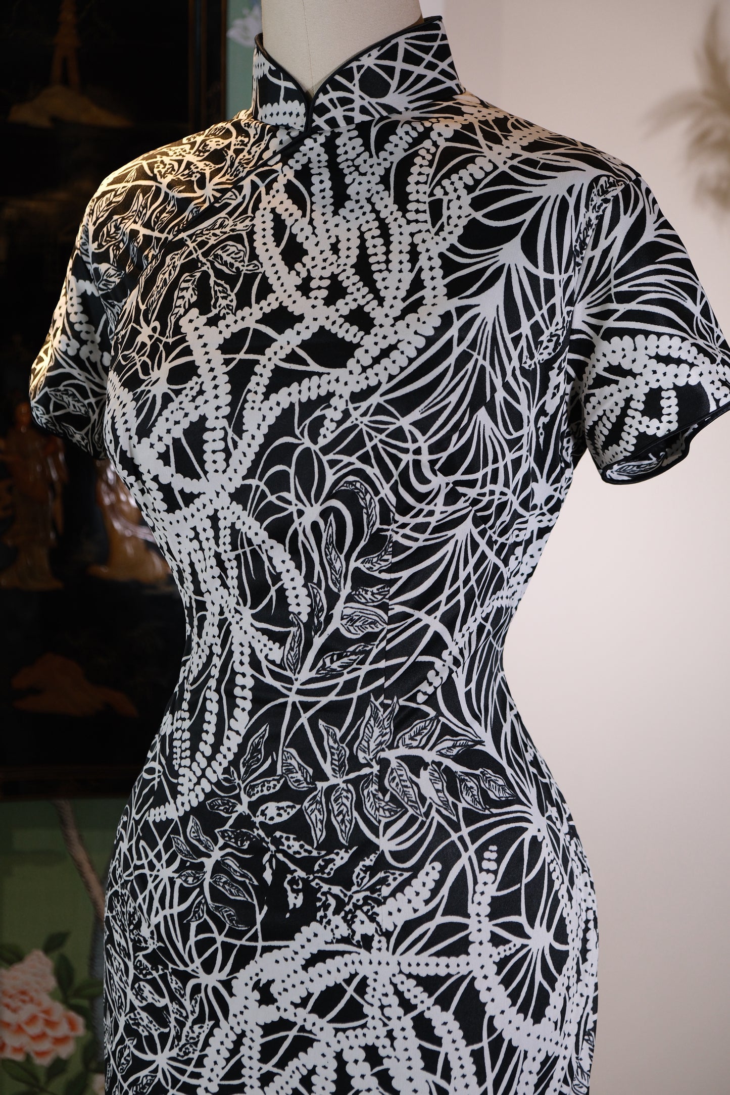 50年代 - 墨韵生花——五十年代港产印花旗袍_HL | 1950s - Ink Rhyme in Bloom — A 1950s Hong Kong-Made Printed Qipao_HL