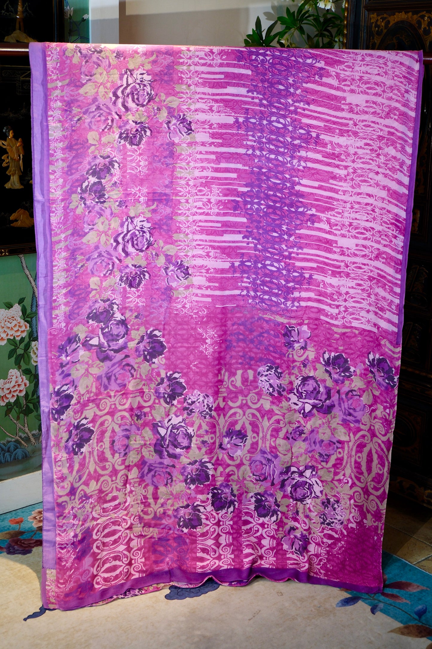 布料名 - 紫罗兰玫瑰：幻影曼荼罗与流光琴弦的法式真丝织锦 | Fabric Name - Violet Rose: French Silk Brocade with Phantom Mandalas and Flowing Strings