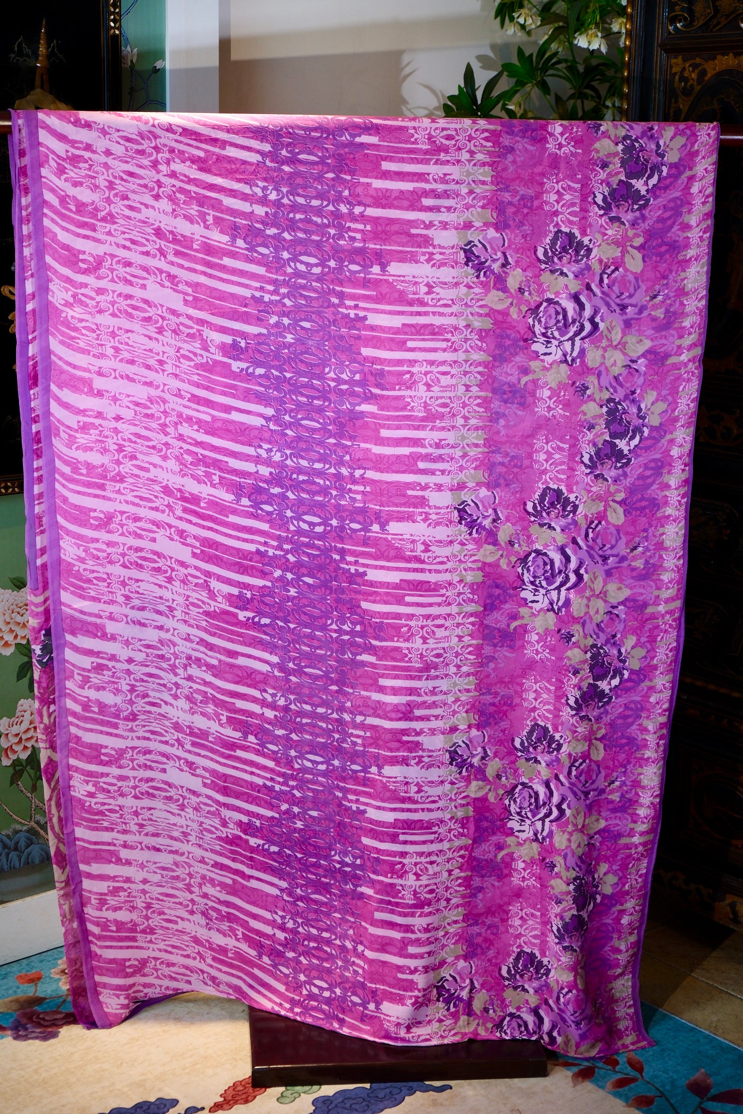 布料名 - 紫罗兰玫瑰：幻影曼荼罗与流光琴弦的法式真丝织锦 | Fabric Name - Violet Rose: French Silk Brocade with Phantom Mandalas and Flowing Strings