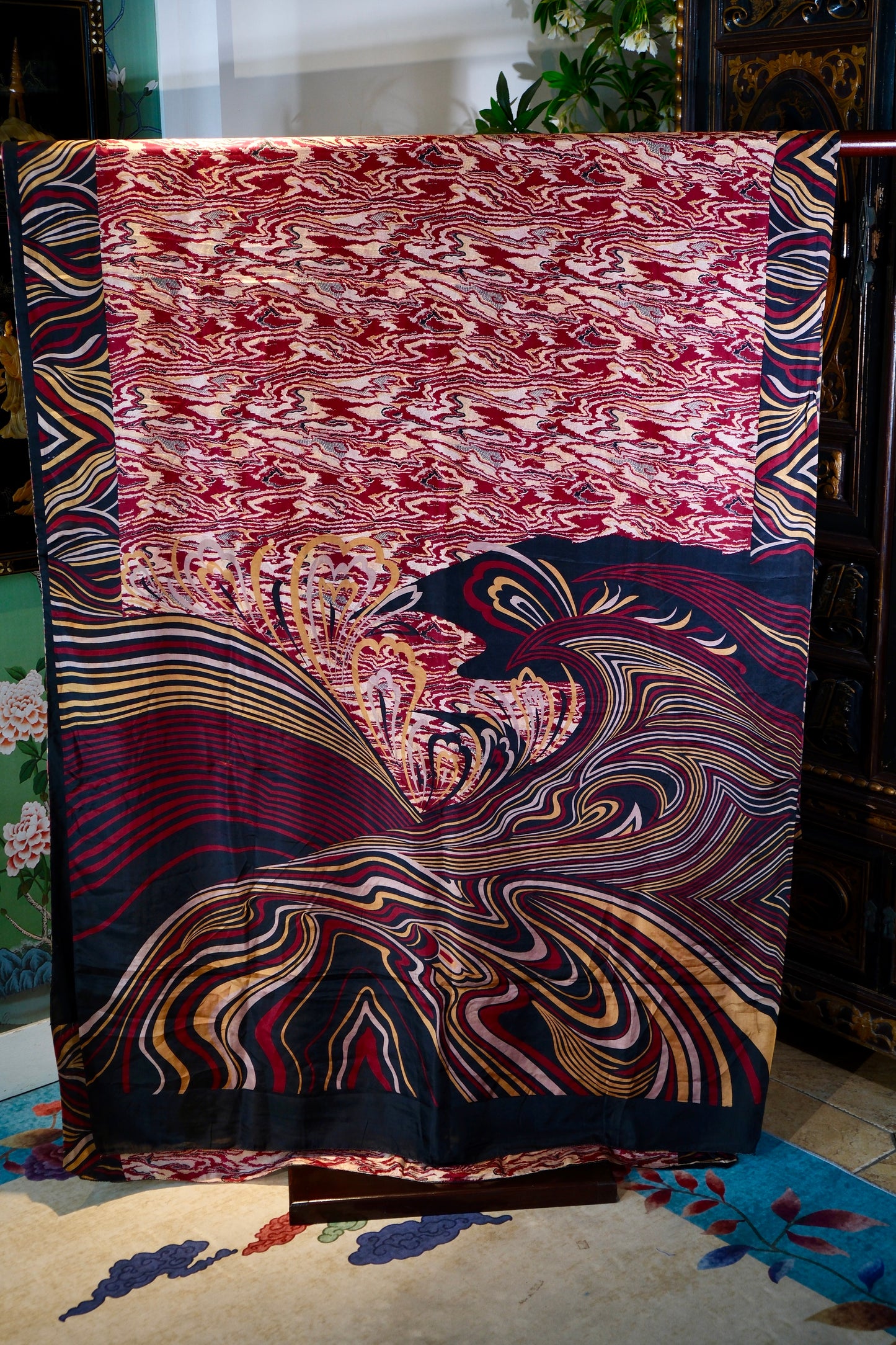 布料名 -  流动的光影，编织的艺术： “流金幻影 · 墨彩丹霞” 真丝面料 | Fabric Name - Flowing Light and Shadow, Woven Art: "Flowing Golden Phantom • Inky Danxia" Silk Fabric