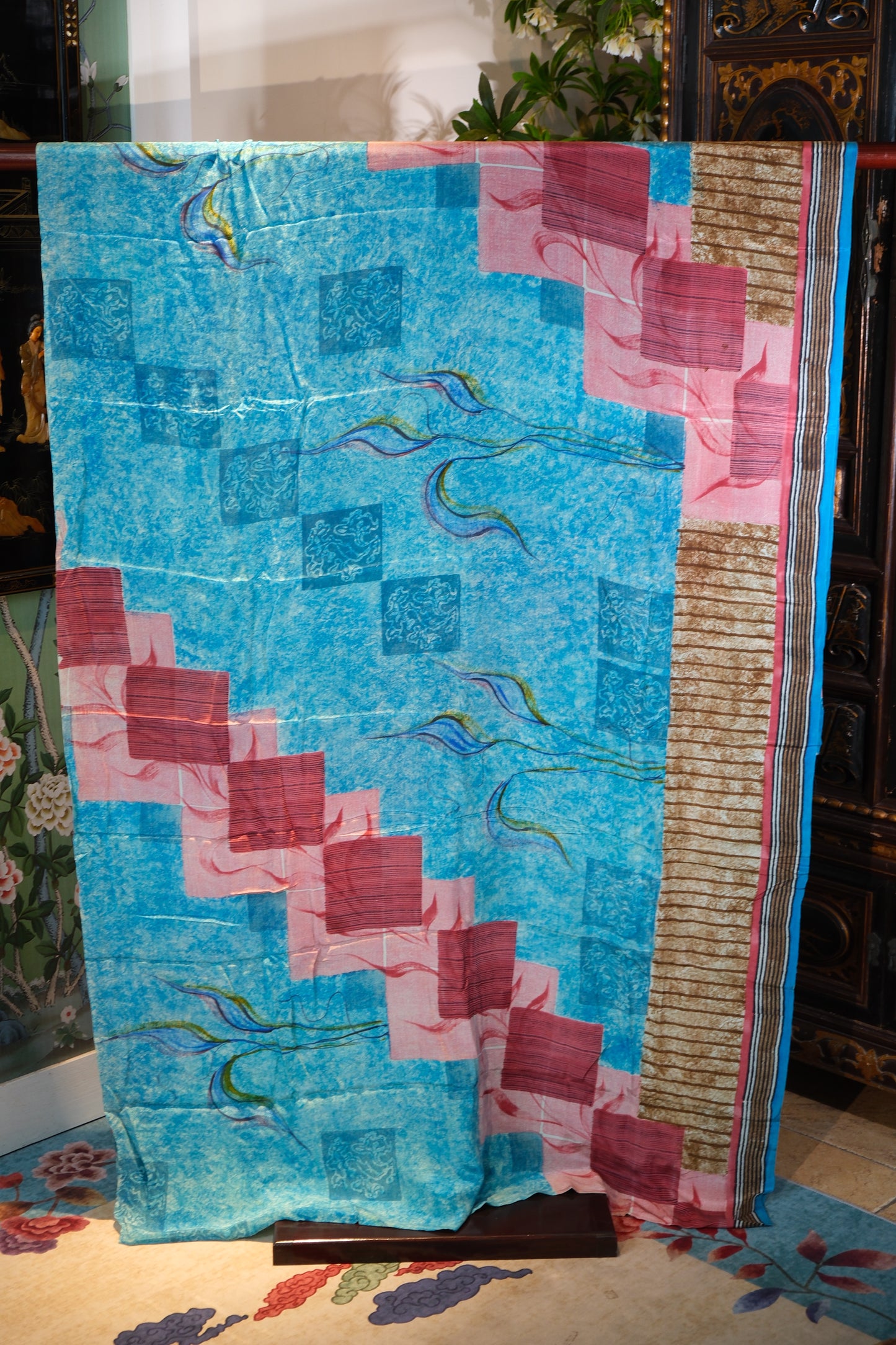 布料名 - “浮光锦影” —— 意象几何与繁花协奏：湖水蓝真丝双绉艺术面料 | Fabric Name - "Floating Shadows & Floral Echoes" — An Intersection of Abstract Geometry and Botanical Imagery: Aqua Blue Silk Crepe de Chine