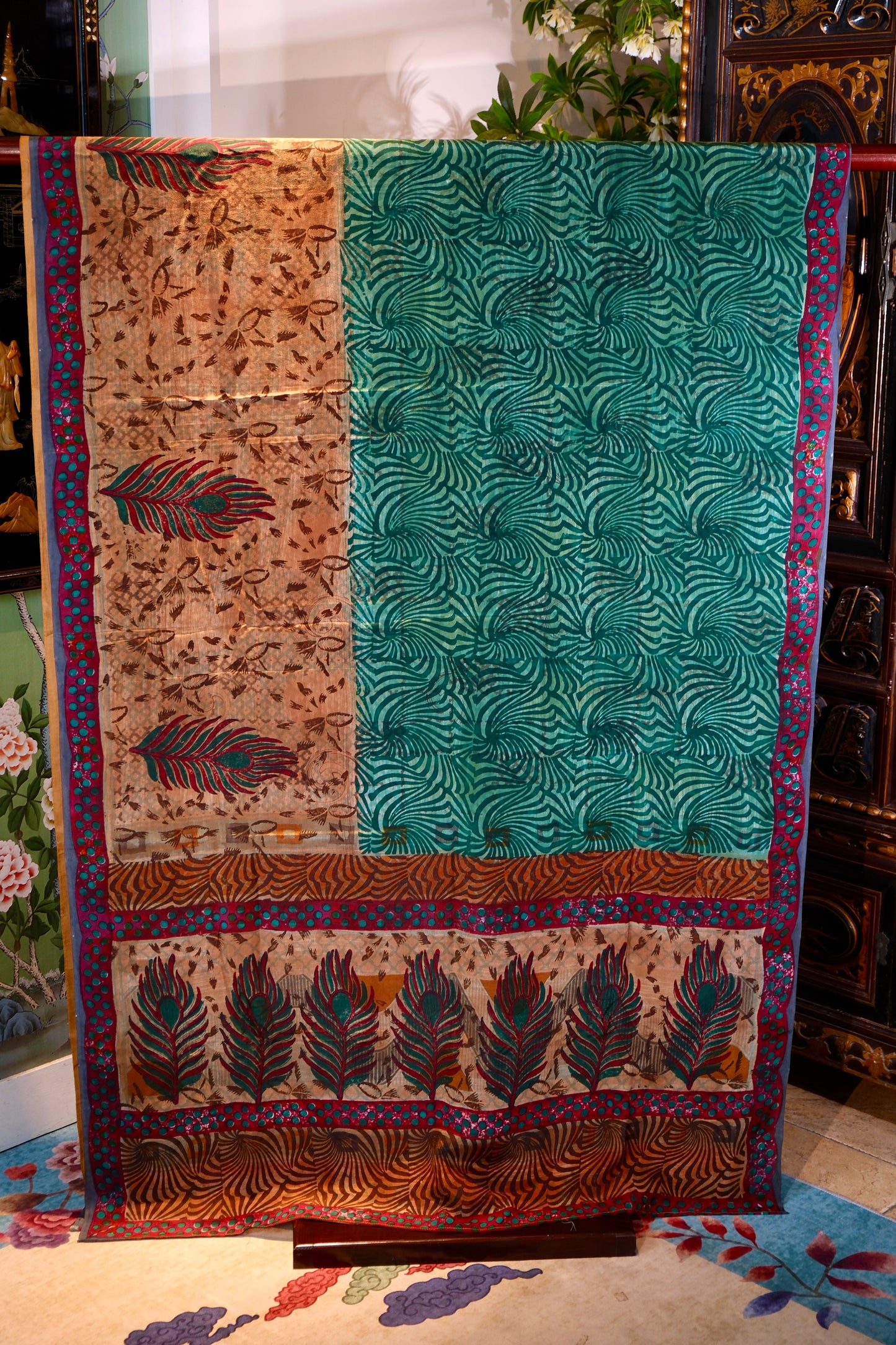 布料名 - 《翡翠旋风与孔雀之影：密林深处的图腾史诗》 | Fabric Name - Emerald Whirlwinds and Peacocks' Shadows: A Totemic Epic from the Deep Jungle