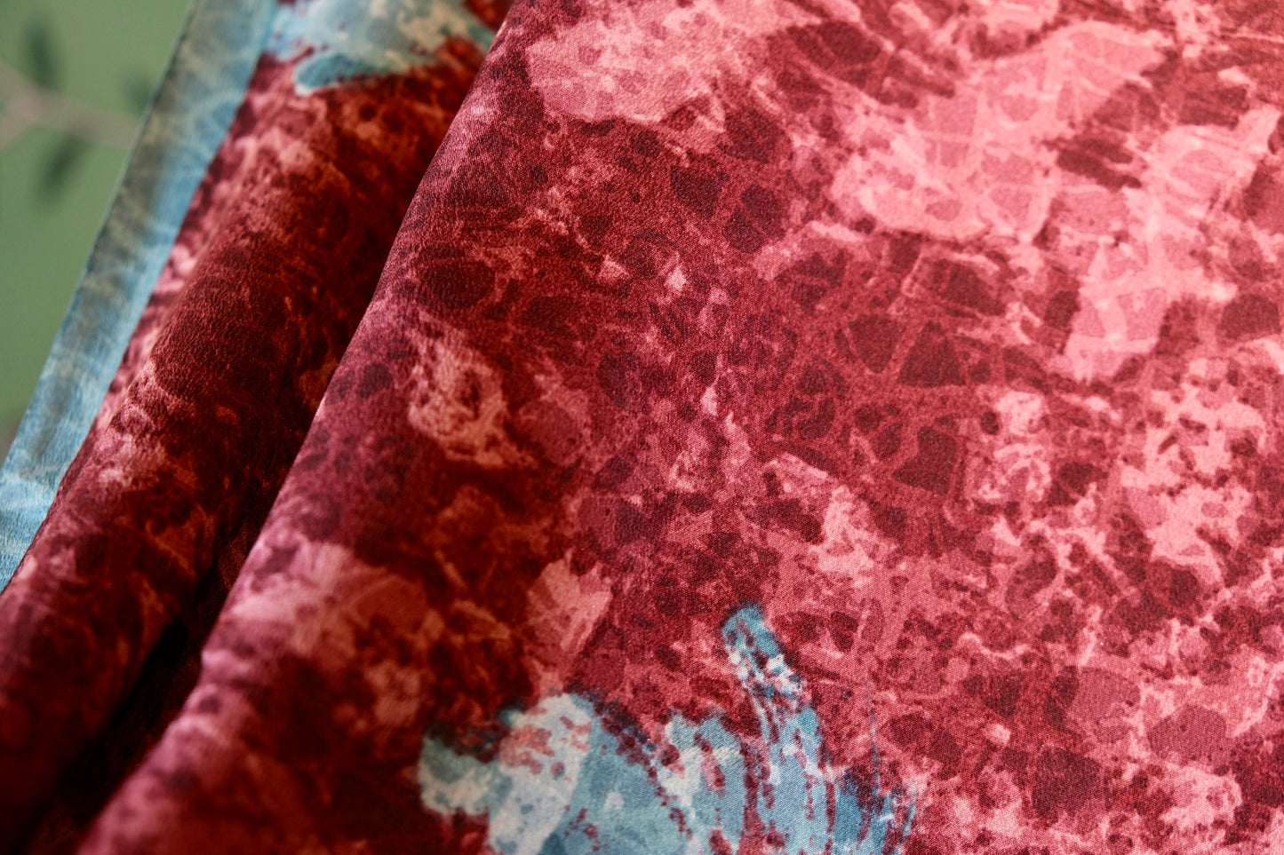 布料名 - 绛紫幽兰：手工染印的野兰花与繁叶之诗 | Fabric Name - Purple-Crimson Enchanted Orchids: A Poem of Hand-Dyed Wild Orchids and Lush Foliage