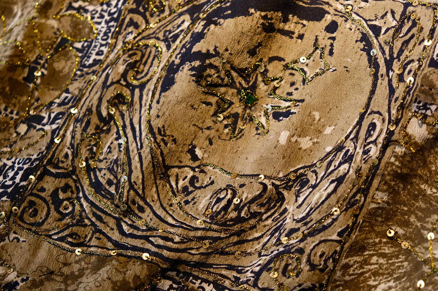 布料名 - 锦绣朱华：手工绣金、亮片与彩宝交织的蔓藤莲花 | Fabric Name - Vermilion Splendor: A Tapestry of Hand-Embroidered Gold, Sequins, and Jewels in Vining Lotus Motifs
