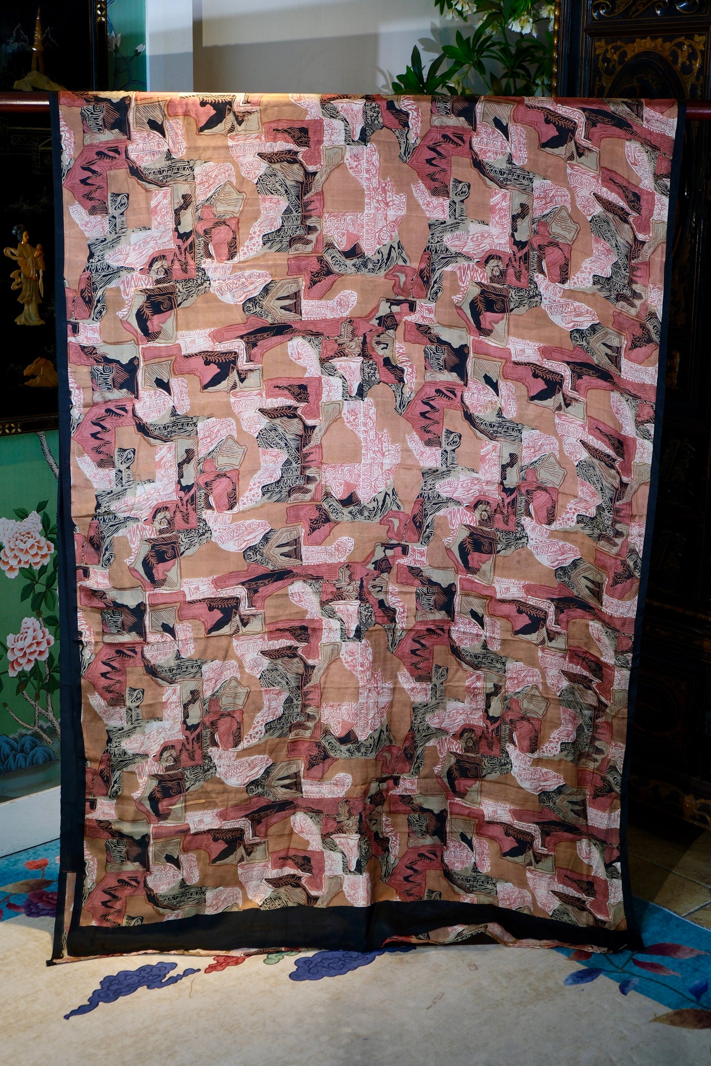 布料名 -繁花似锦：东方神韵与现代几何的交织  | Fabric Name -Enveloping Splendor: The Interweaving of Oriental Allure and Modern Geometry