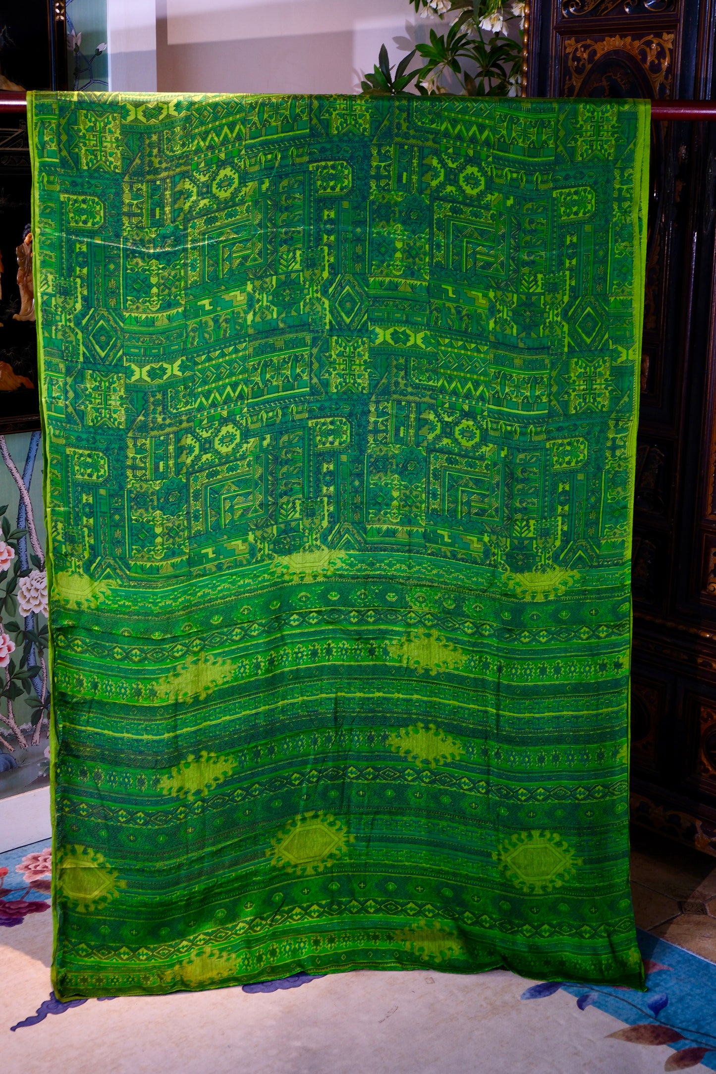 布料名 - 翠色拼图：现代迷彩抽象与解构几何的极繁主义视觉 | Fabric Name - Emerald Puzzle: A Maximalist Vision of Modern Abstract Camouflage and Deconstructed Geometry