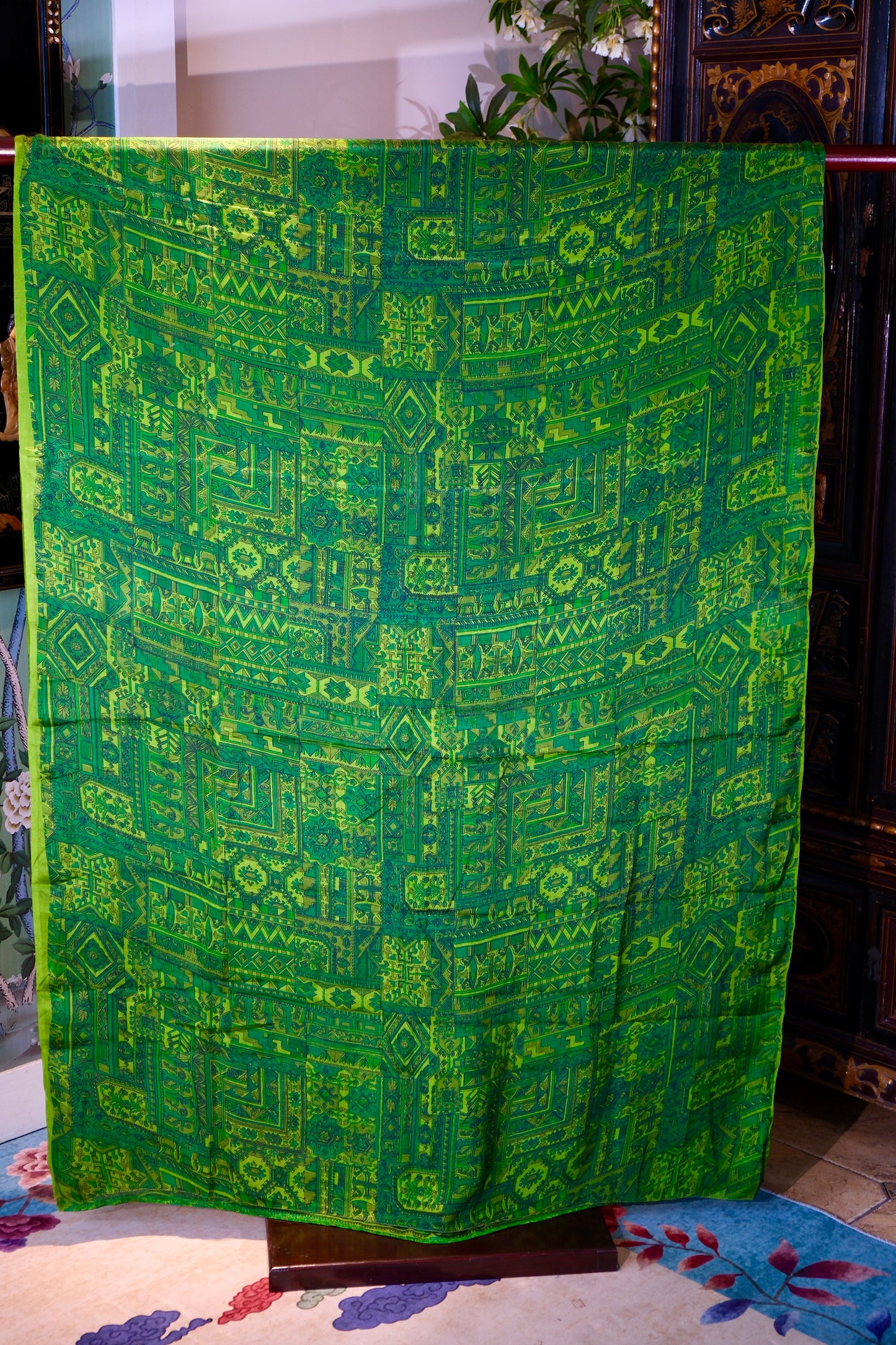 布料名 - 翠色拼图：现代迷彩抽象与解构几何的极繁主义视觉 | Fabric Name - Emerald Puzzle: A Maximalist Vision of Modern Abstract Camouflage and Deconstructed Geometry