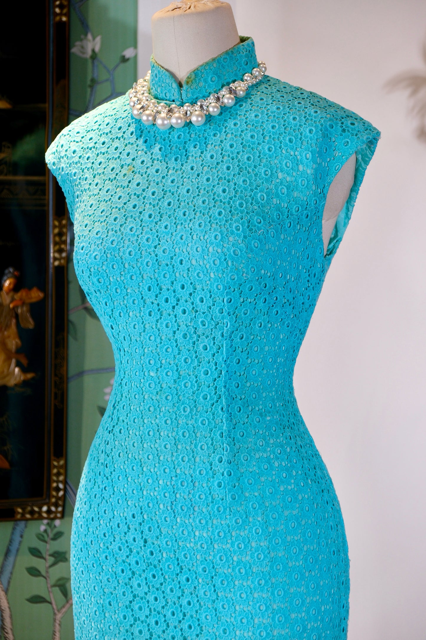 60年代 - 六十年代港产纯棉蕾丝蒂芙尼蓝旗袍 | 1960s - 1960s Hong Kong-Made Pure Cotton Lace Qipao in Tiffany Blue