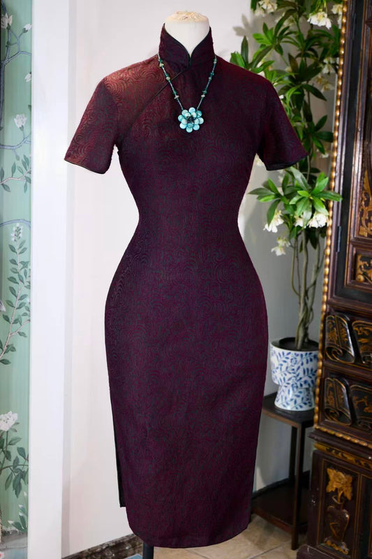 50年代 - 云纹割绒：五十年代港产旗袍的时光密码 | 1950s - Cloud-Patterned Cut Velvet: The Time Code of 1950s Hong Kong Cheongsams