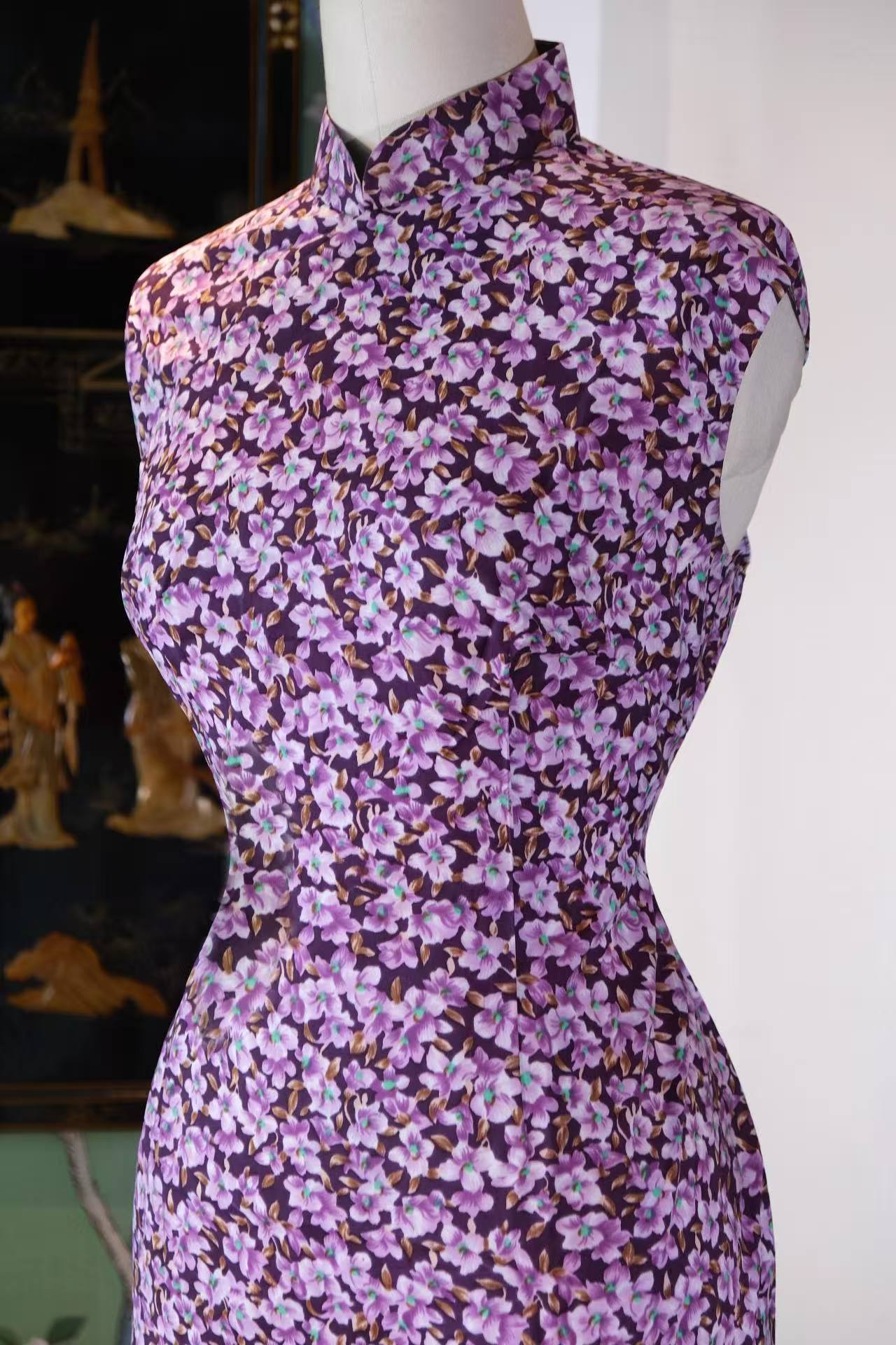 60年代 - 紫藤花影里的六十年代台湾旗袍叙事 | 1960s - Narrative of a 1960s Taiwanese Cheongsam Amidst Wisteria Shadows