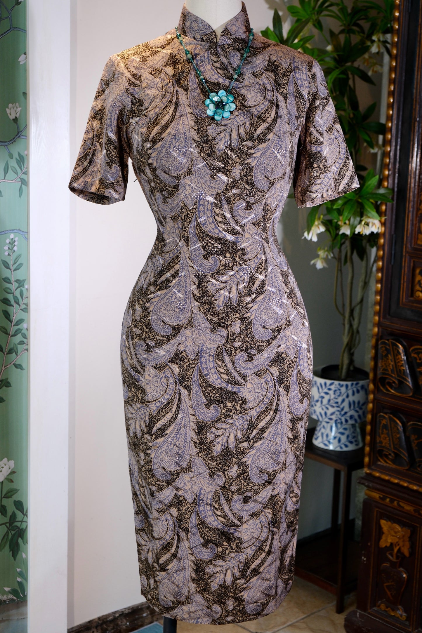 60年代 - 佩斯利提花古董旗袍——六十年代台湾织造的东方诗学 | 1960s - The Paisley Jacquard Antique Cheongsam: Eastern Poetics Woven in 1960s Taiwan