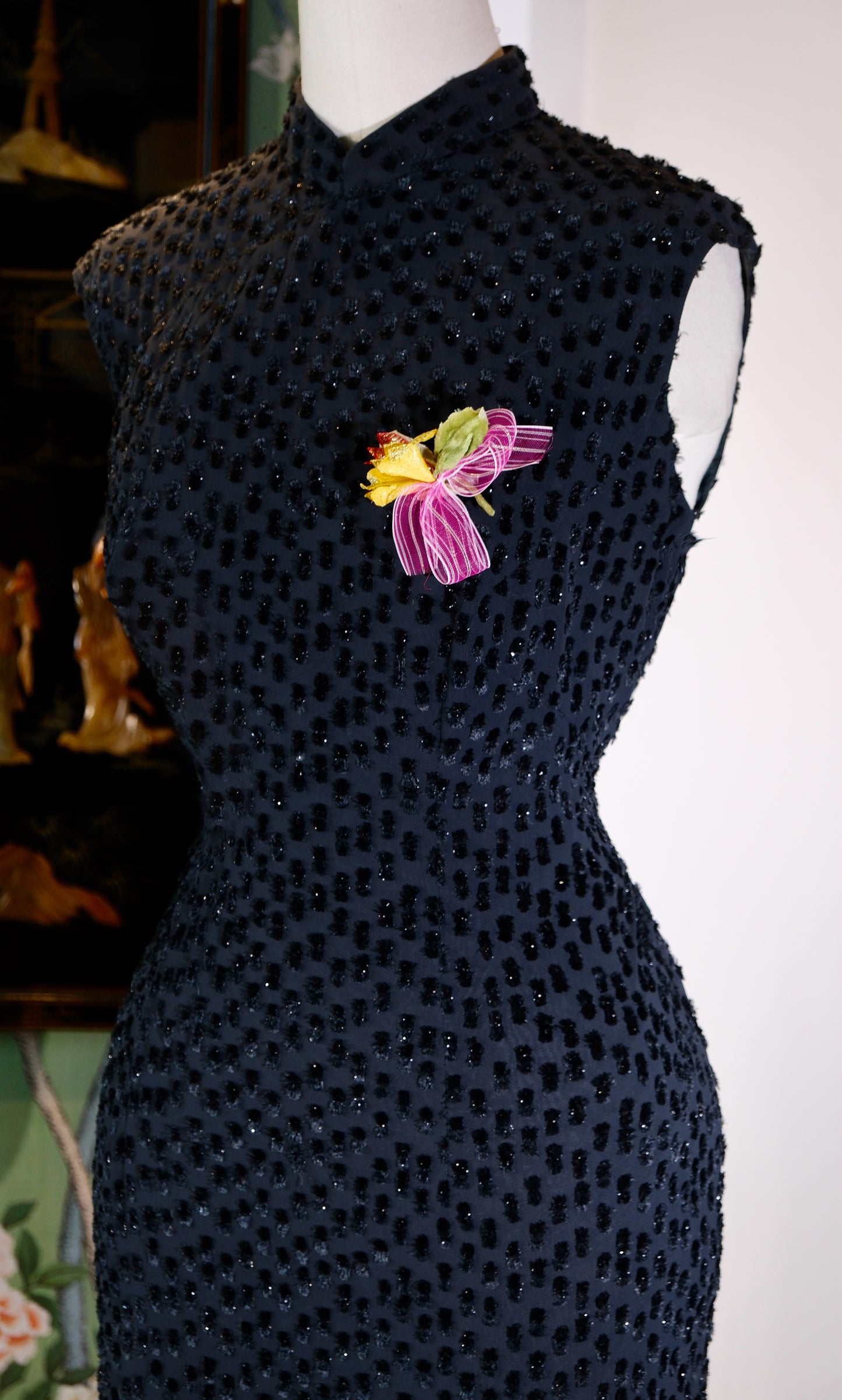 60年代 - 墨夜流金：六十年代台湾植绒金葱旗袍 | 1960s - Gilded Night: A 1960s Taiwanese Vintage Cheongsam in Flocked Gold-Lamé