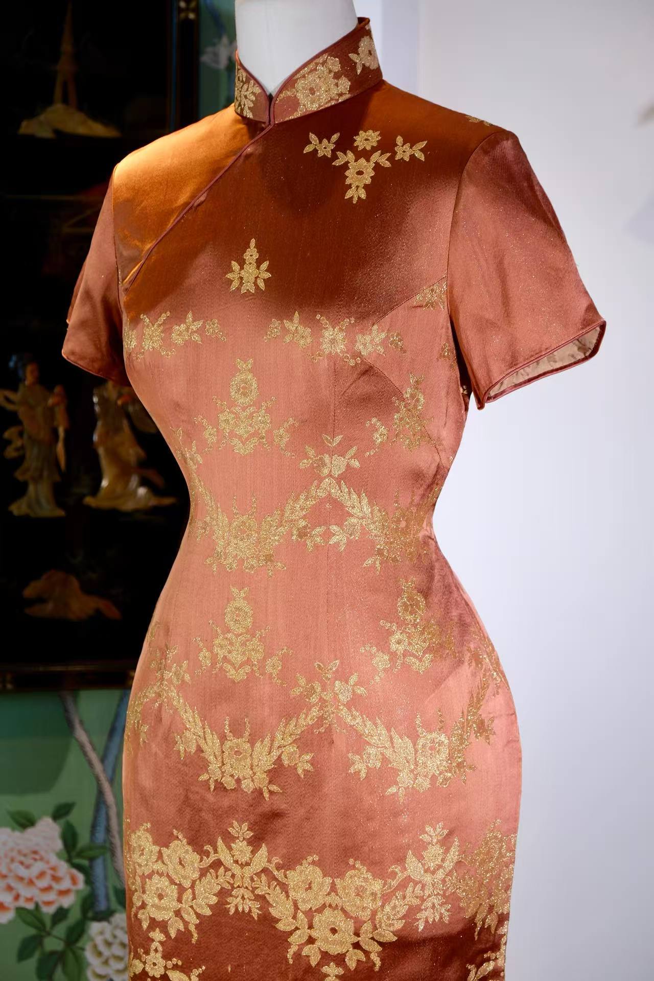 60年代 - 流金岁月·六十年代香港织金提花巴洛克旗袍 | 1960s - Gilded Years: A 1960s Hong Kong-Made Baroque Gold-Jacquard Cheongsam
