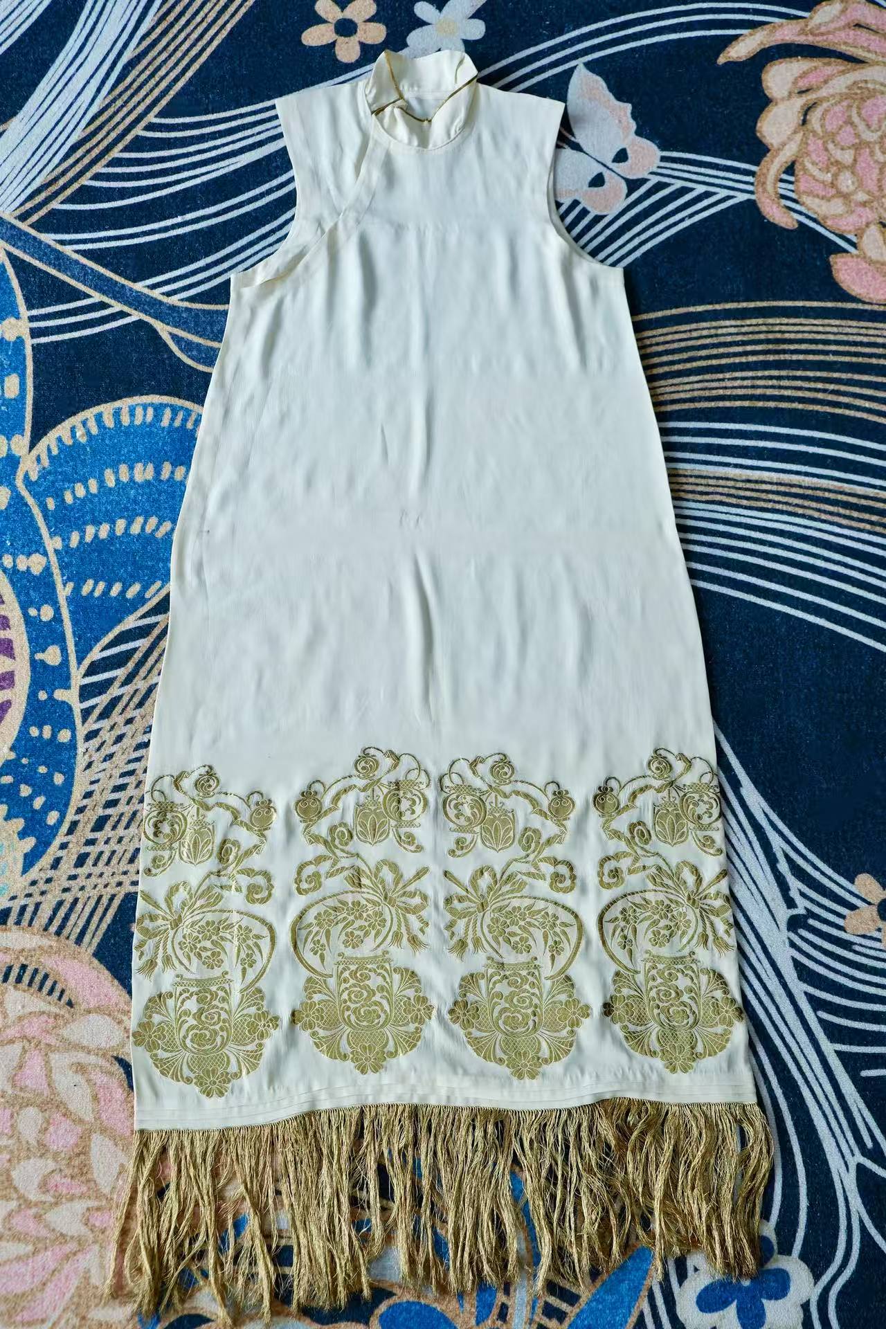 20年代 - 金缕织春·筒子领提花长马甲 | 1920s - Spring Woven in Golden Threads: A High-Neck Jacquard Long Vest (Ma-Chia)