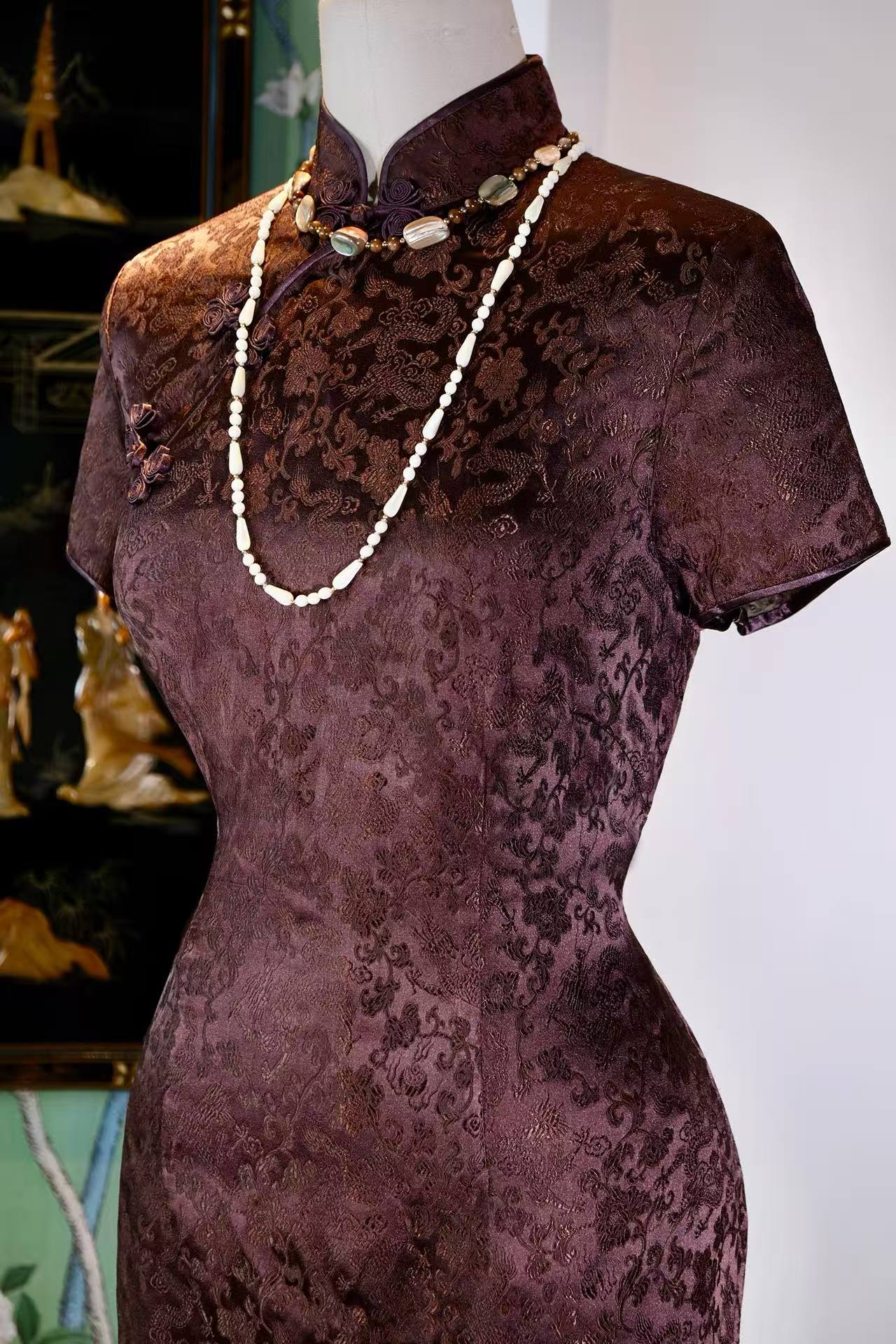 60年代 - 六十年代香港祥云龙纹提花旗袍 | 1960s - 1960s Hong Kong-Made Auspicious Cloud and Dragon Jacquard Cheongsam