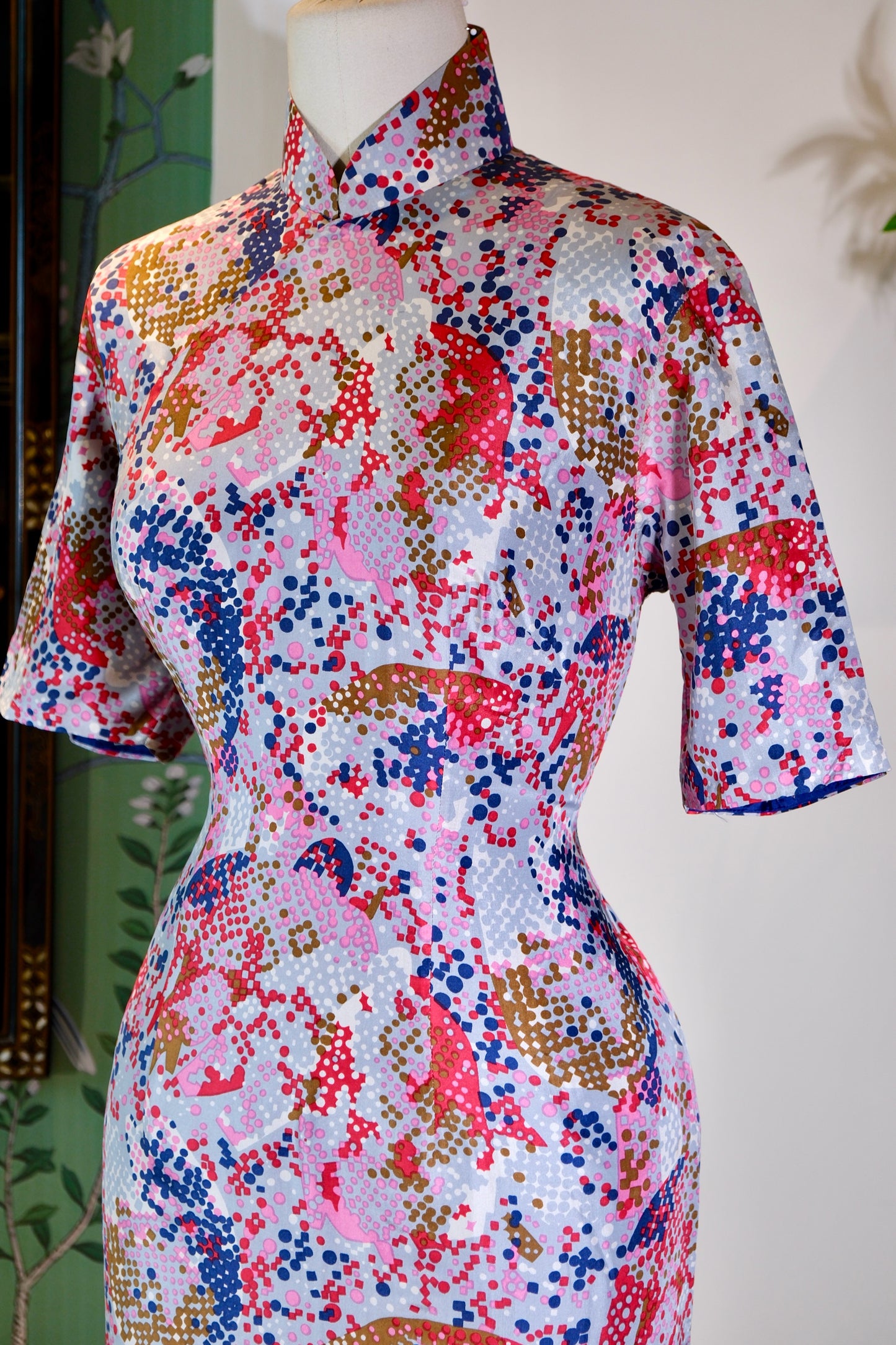 60年代 - 六十年代波普旗袍：当东方丝绸遇见西方像素 | 1960s - 1960s Pop Art Cheongsam: When Eastern Silk Meets Western Pixels