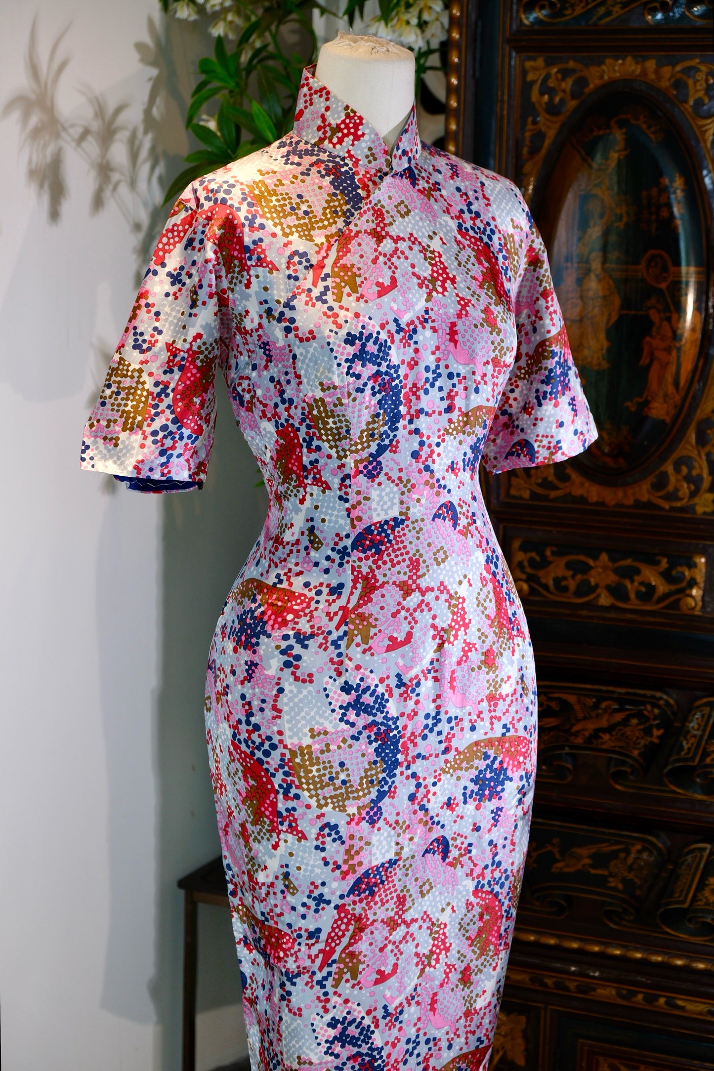 60年代 - 六十年代波普旗袍：当东方丝绸遇见西方像素 | 1960s - 1960s Pop Art Cheongsam: When Eastern Silk Meets Western Pixels