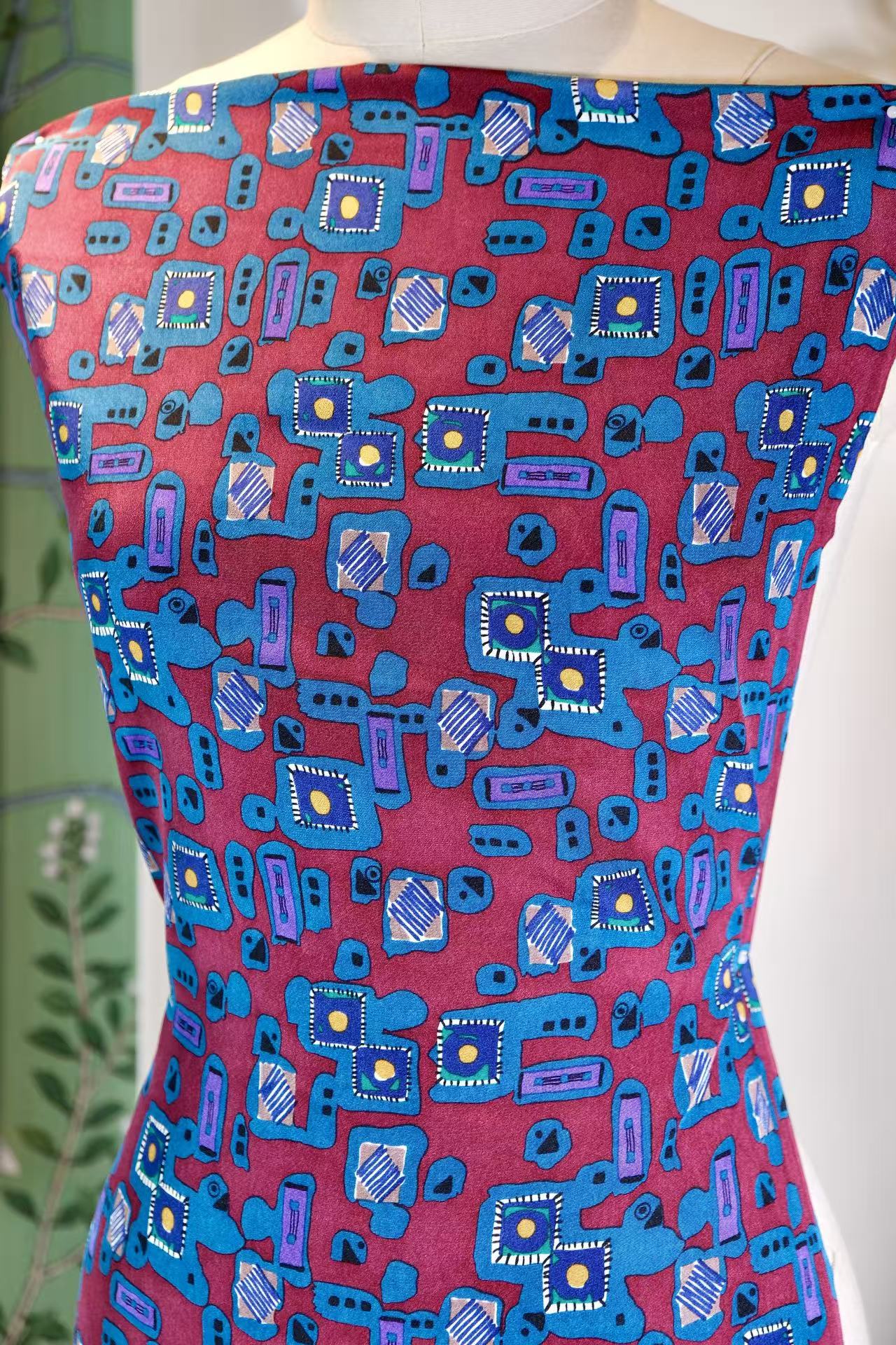 布料名 - 秩序之轴 · 复古几何构成真丝斜纹绸 | Fabric Name - Axis of Order: Retro Geometric Composition Silk Twill
