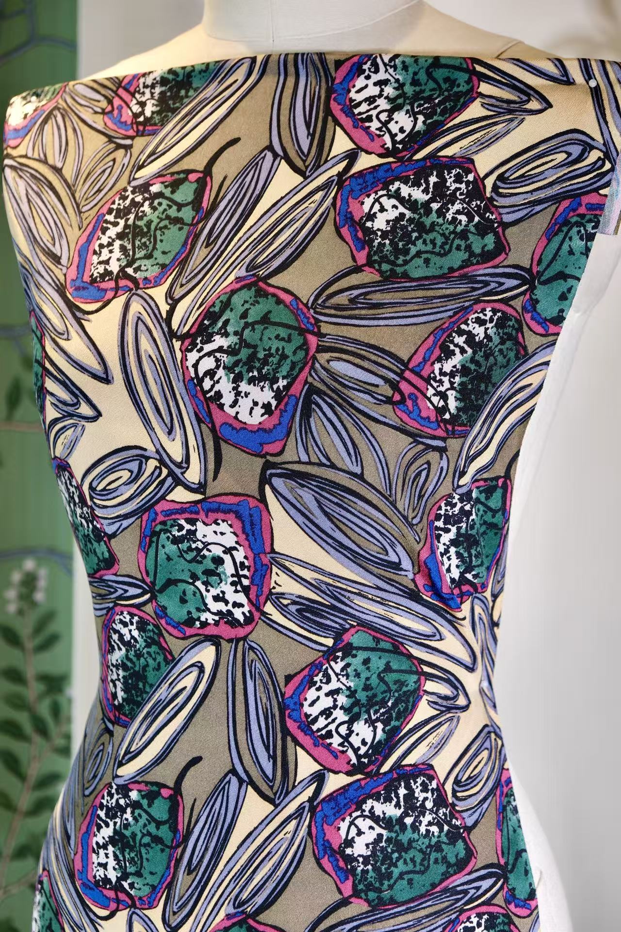 布料名 - 幻彩玛瑙 · 抽象流线艺术印花真丝绸 | Fabric Name - Prismatic Agate: Abstract Streamline Art Print Silk