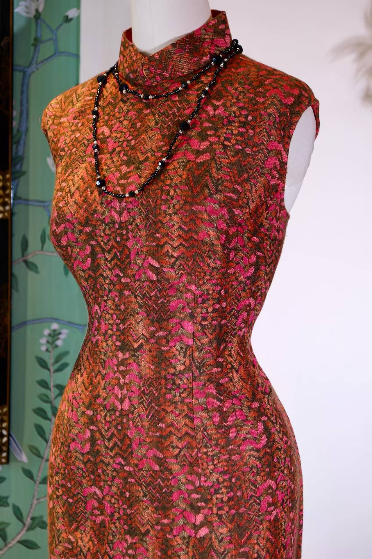 60年代 - 六十年代香港产针织羊毛古董旗袍 | 1960s - Knitted Wool and Timeless Grace: A 1960s Hong Kong-Made Vintage Cheongsam