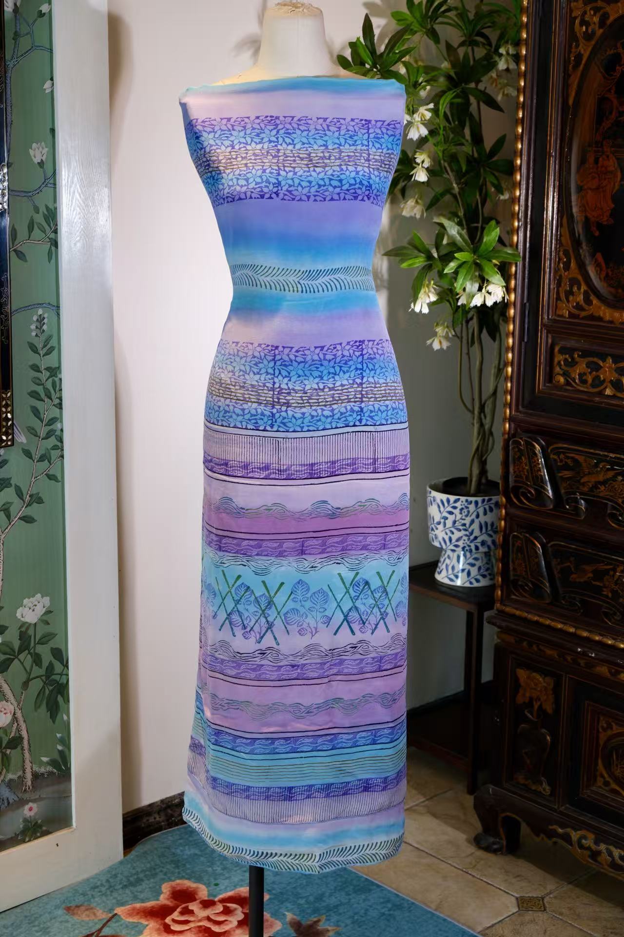 布料名 - 漫步云端 · 渐变蓝紫色调多重纹饰艺术真丝绸 | Fabric Name - Celestial Drift: Multi-Textured Art Silk in Gradient Azure and Lilac