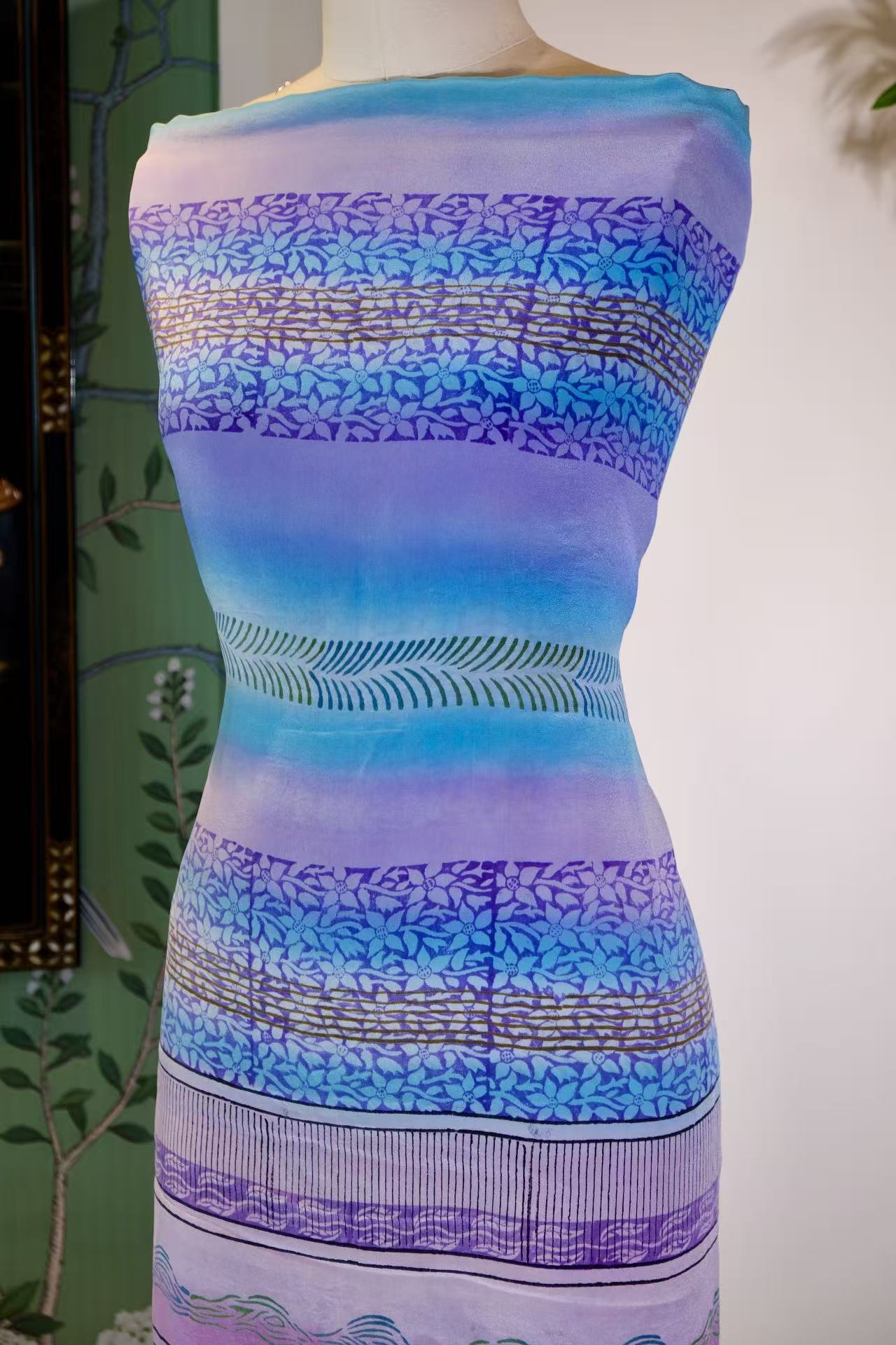 布料名 - 漫步云端 · 渐变蓝紫色调多重纹饰艺术真丝绸 | Fabric Name - Celestial Drift: Multi-Textured Art Silk in Gradient Azure and Lilac