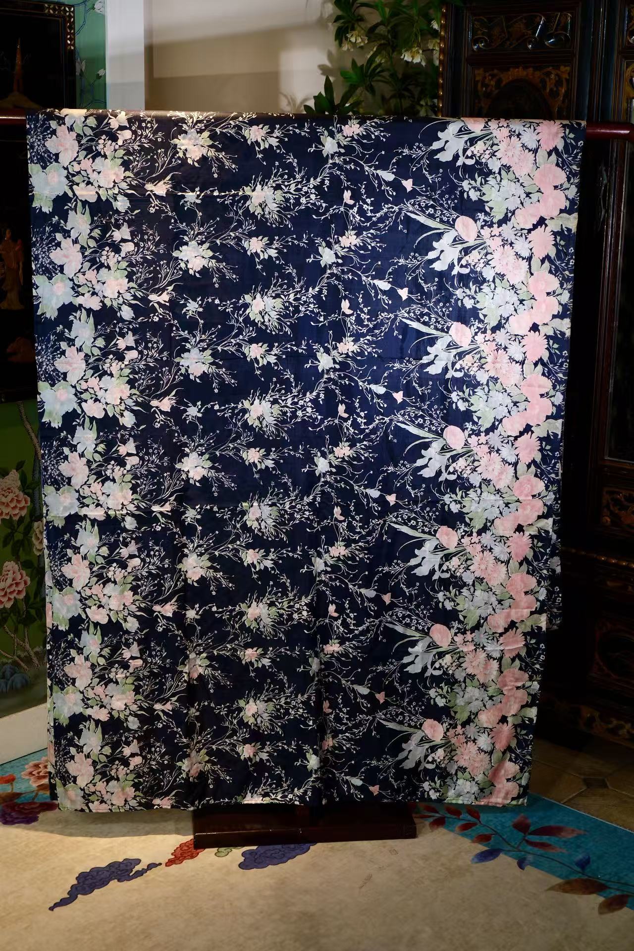 布料名 - 黛夜繁锦 · 樱粉簇拥极写意艺术印花真丝绸 | Fabric Name - Midnight Bloom: Artistic Silk with Cascading Cherry Pink Florals