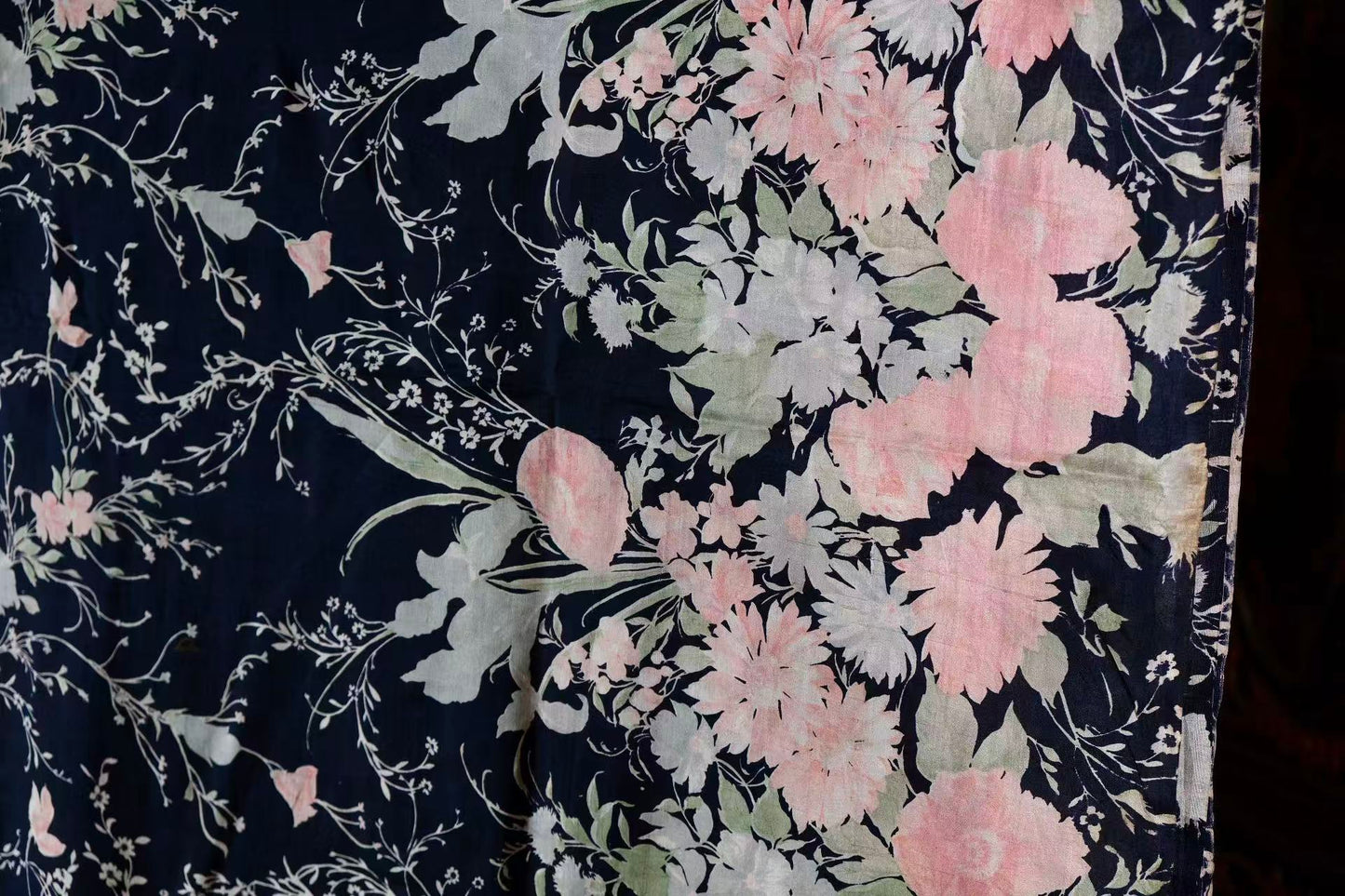 布料名 - 黛夜繁锦 · 樱粉簇拥极写意艺术印花真丝绸 | Fabric Name - Midnight Bloom: Artistic Silk with Cascading Cherry Pink Florals