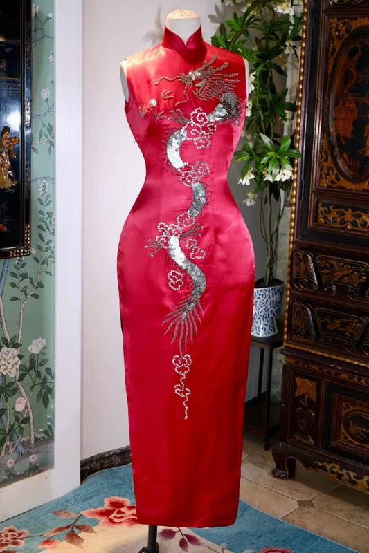 60年代 - 台北华美旗袍：红缎银龙亮片高级定制 | 1960s - Vintage 1960s Taiwan High Society Qipao: Crimson Satin & Silver Sequin Dragon Motif