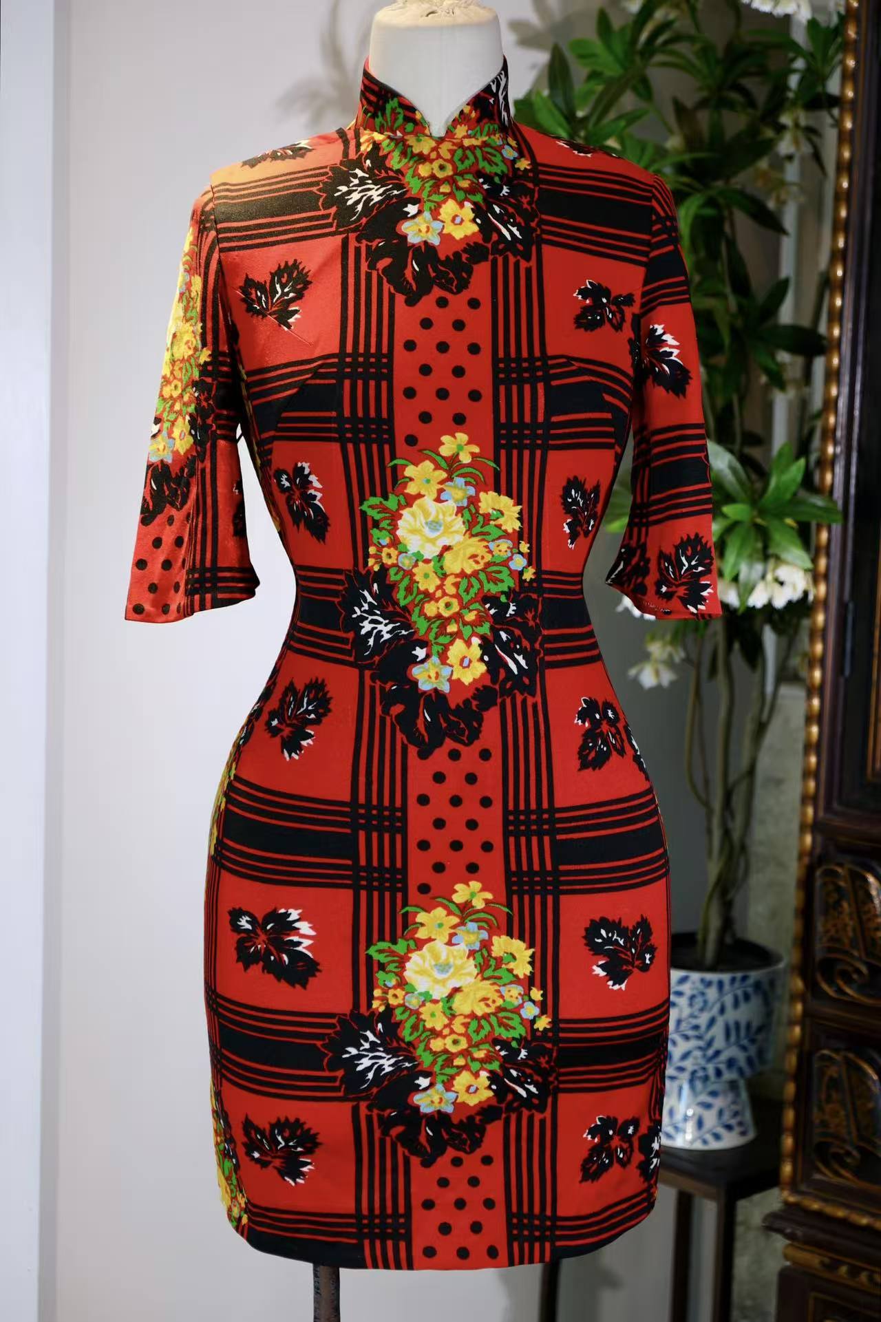 60年代 - 六十年代台湾产抽象印花旗袍 | 1960s - 1960s Taiwanese Abstract Print Qipao