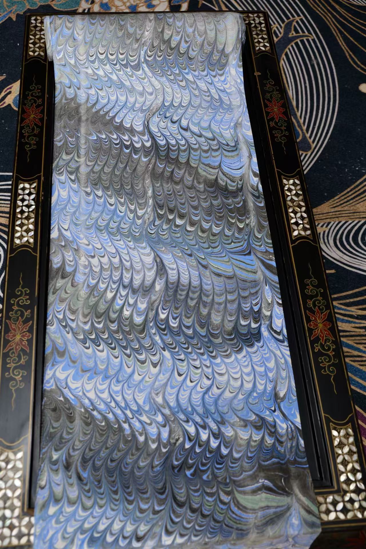 布料名 - 【层澜入梦 · 极地羽迹】艺术水拓纹真丝面料 | Fabric Name - 【Boundless Ripples · Arctic Plume】Artistic Marbling Print Silk Fabric