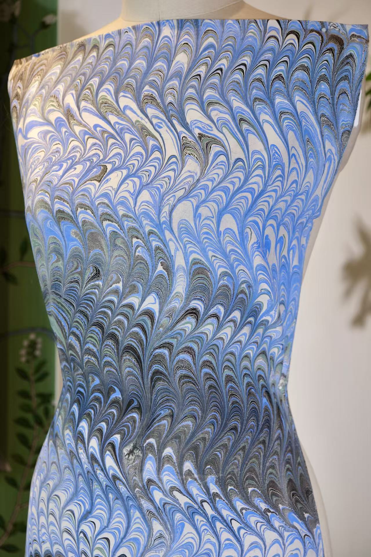 布料名 - 【层澜入梦 · 极地羽迹】艺术水拓纹真丝面料 | Fabric Name - 【Boundless Ripples · Arctic Plume】Artistic Marbling Print Silk Fabric