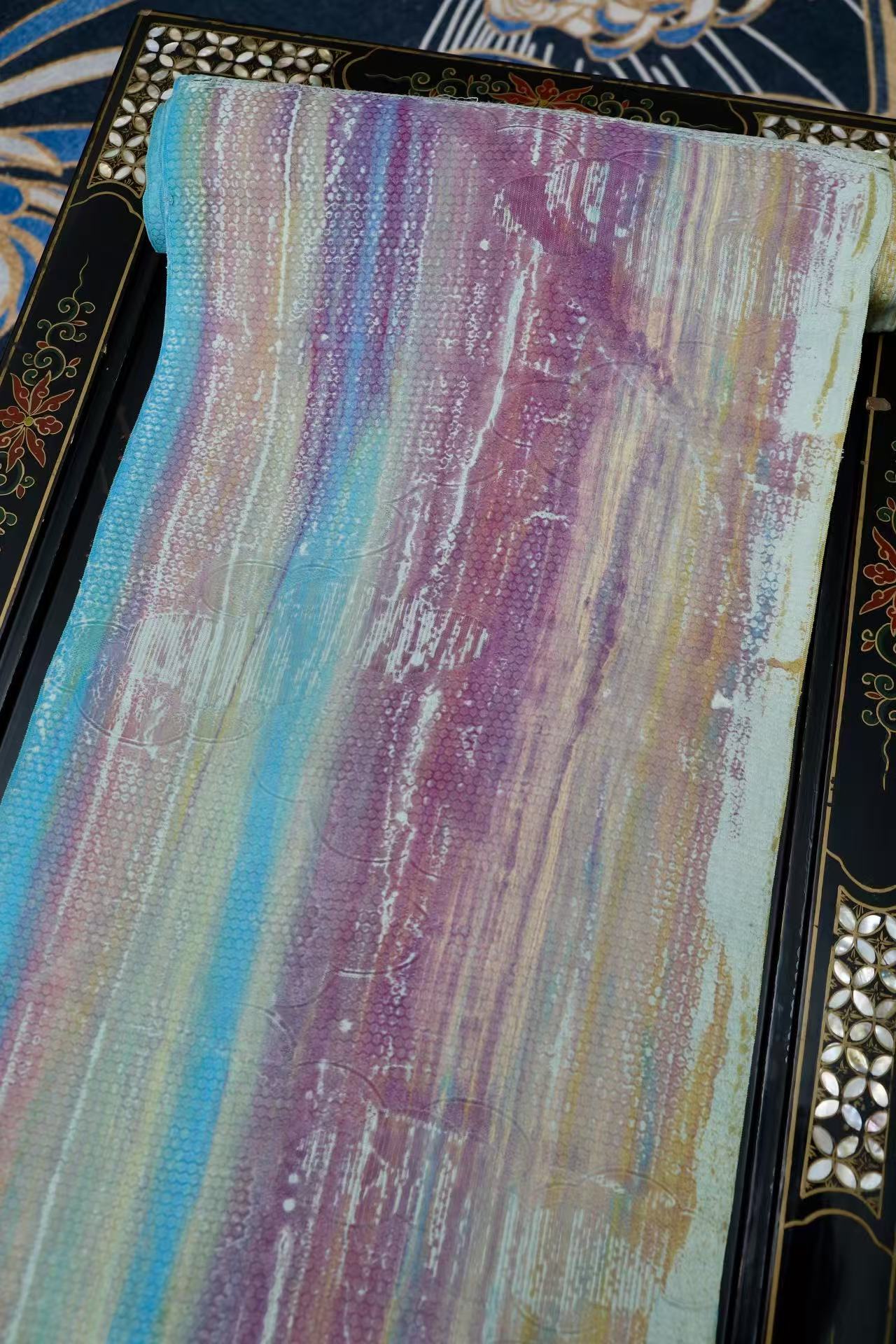 布料名 - 【幻彩流沙 · 浮光掠影】艺术抽象重磅真丝提花面料 | Fabric Name - 【Prismatic Flow · Shimmering Shadows】Abstract Artistic Jacquard Silk Fabric