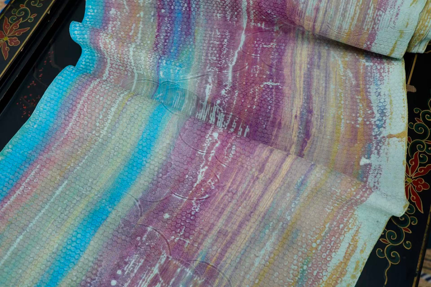 布料名 - 【幻彩流沙 · 浮光掠影】艺术抽象重磅真丝提花面料 | Fabric Name - 【Prismatic Flow · Shimmering Shadows】Abstract Artistic Jacquard Silk Fabric