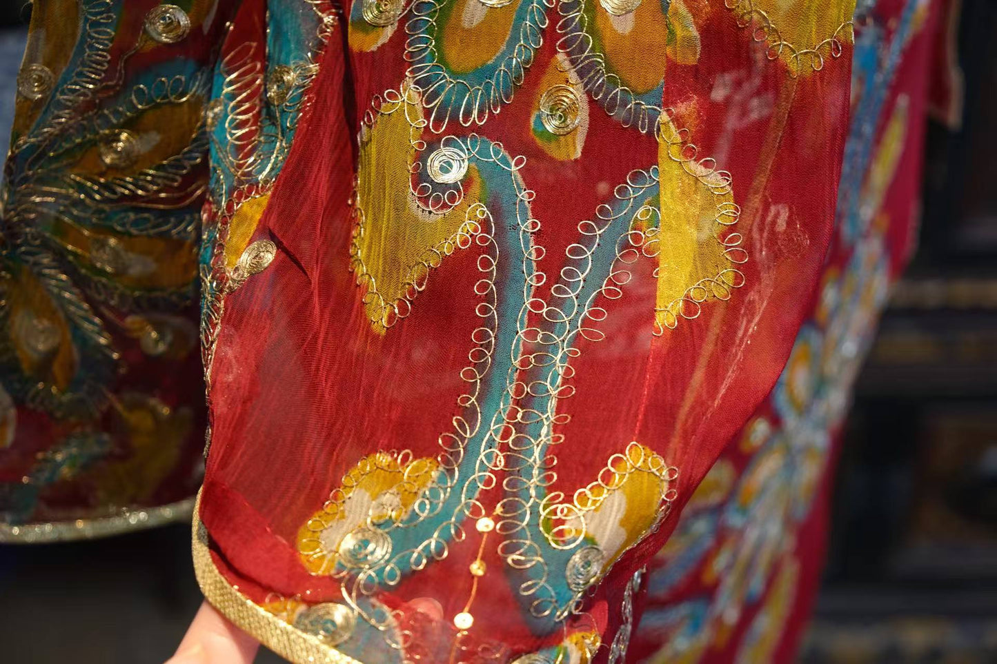 60年代 - 鎏金岁月：六十年代手绘盘金线港产旗袍套装 | 1960s - Gilded Years: A 1960s Hong Kong-Made Hand-Painted and Couched Gold Thread Qipao Set