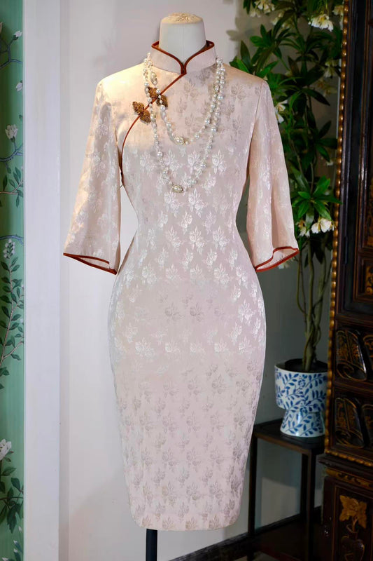 60年代 - 玫瑰提花缎：六十年代台湾的绮梦遗珠 | 1960s - Rose Jacquard Satin: A Lost Pearl of 1960s Taiwan Dreams