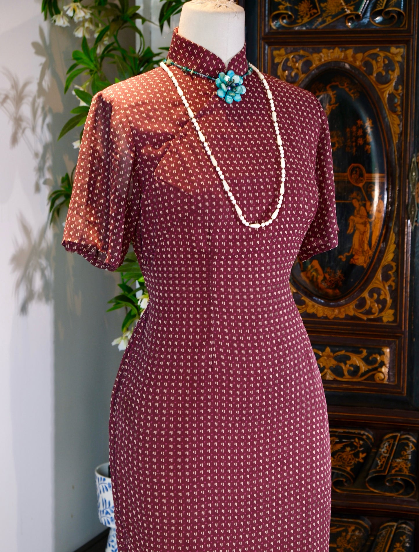 六十年代台湾印花雪纺古董旗袍——时光织就的东方雅韵 | 1960s Taiwanese Printed Chiffon Vintage Qipao — The Eastern Elegance Woven by Time