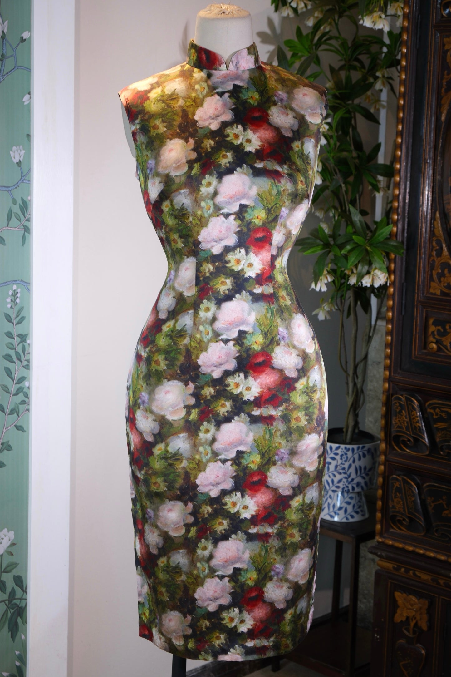 溯源绸缎｜把莫奈花园穿在身上，复刻60年代港风旧梦 | Suyuan Silk | Wearing Monet's Garden: Re-Engineering the Retro Romance of 1960s Hong Kong Glamour