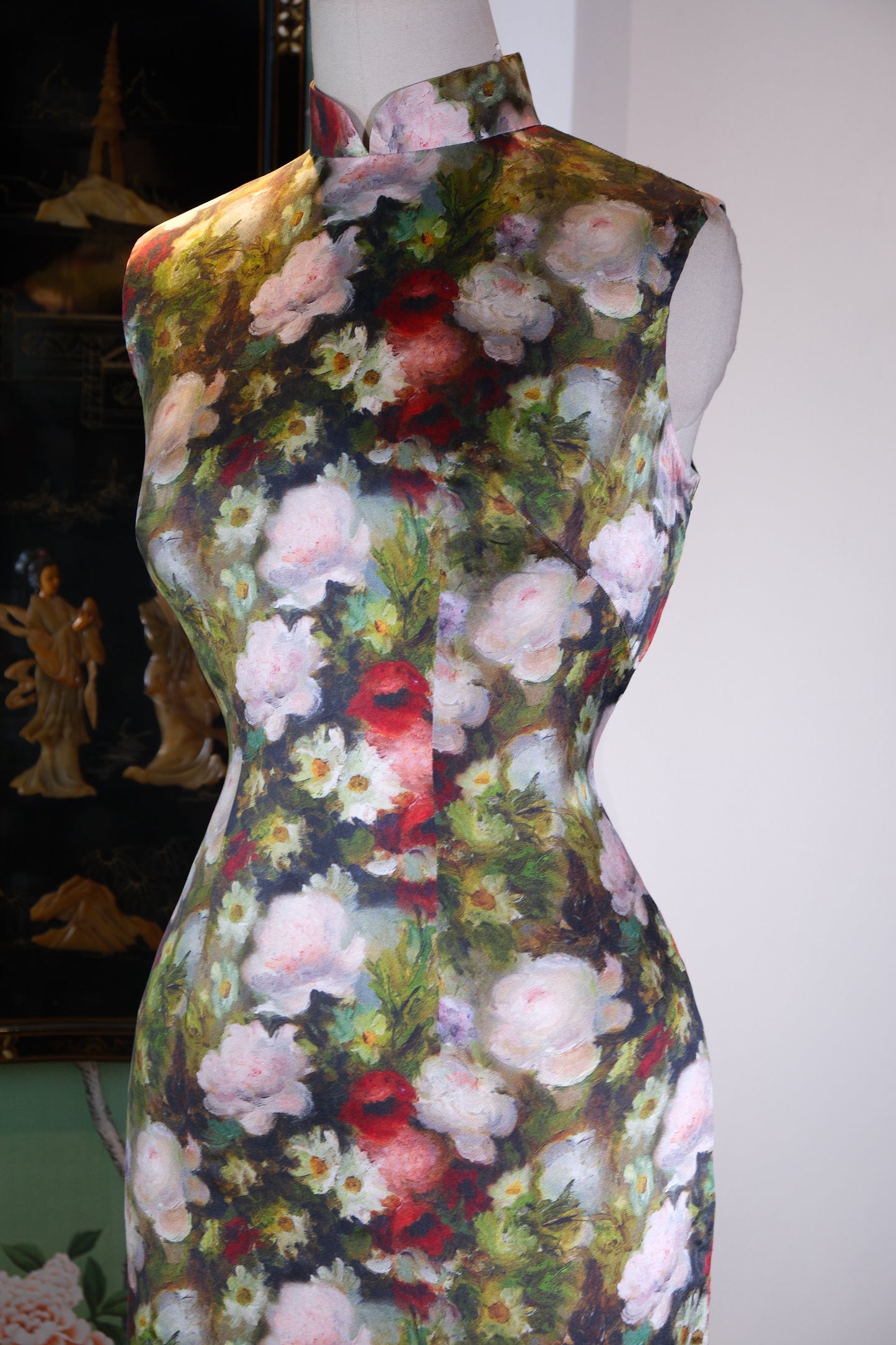 溯源绸缎｜把莫奈花园穿在身上，复刻60年代港风旧梦 | Suyuan Silk | Wearing Monet's Garden: Re-Engineering the Retro Romance of 1960s Hong Kong Glamour