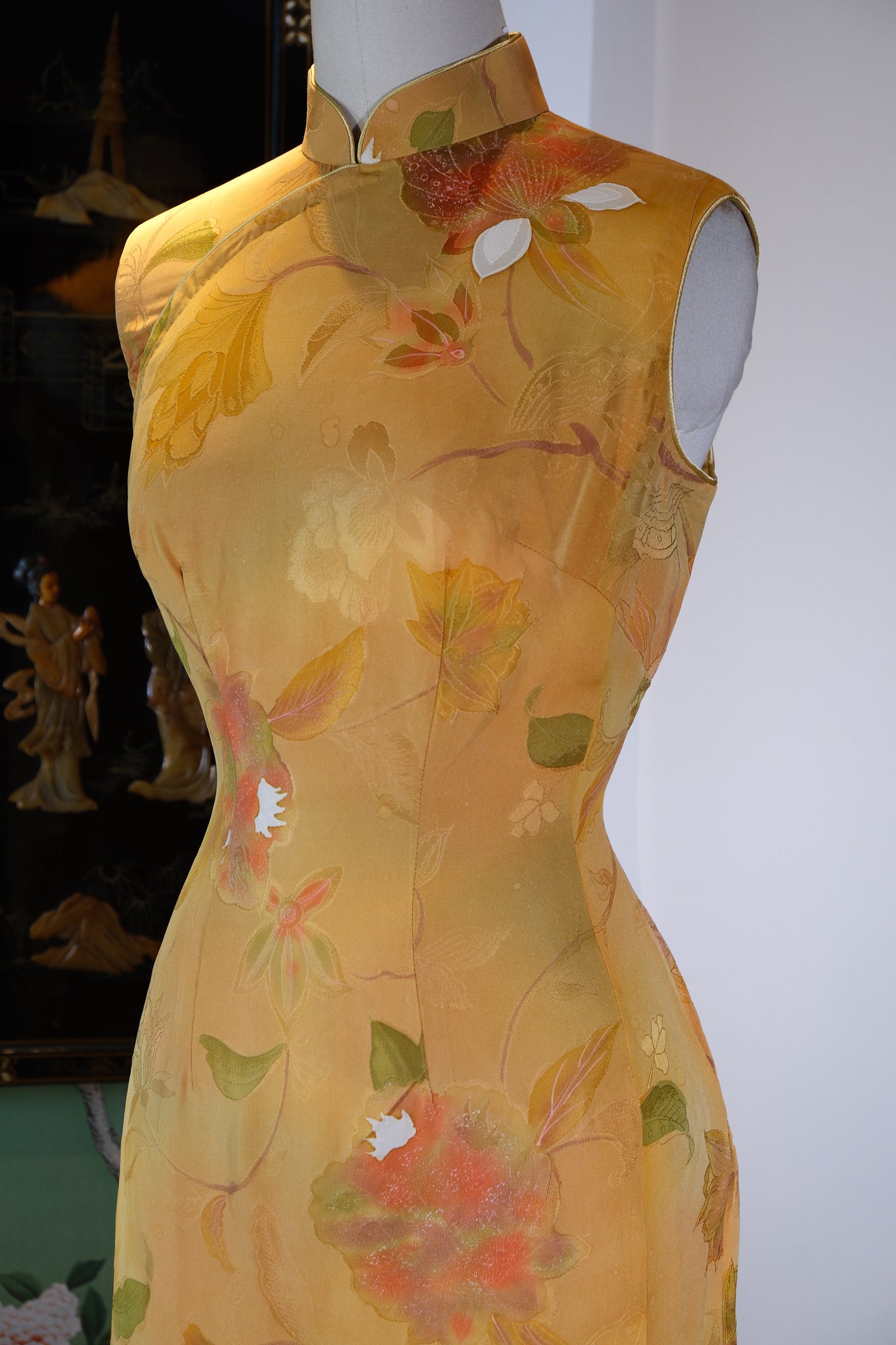 溯源绸缎·时光织锦｜港工旗袍样衣赏析 | Suyuan Silk • Brocade of Time | An Archival Evaluation of a Hong Kong-Style Qipao Prototype