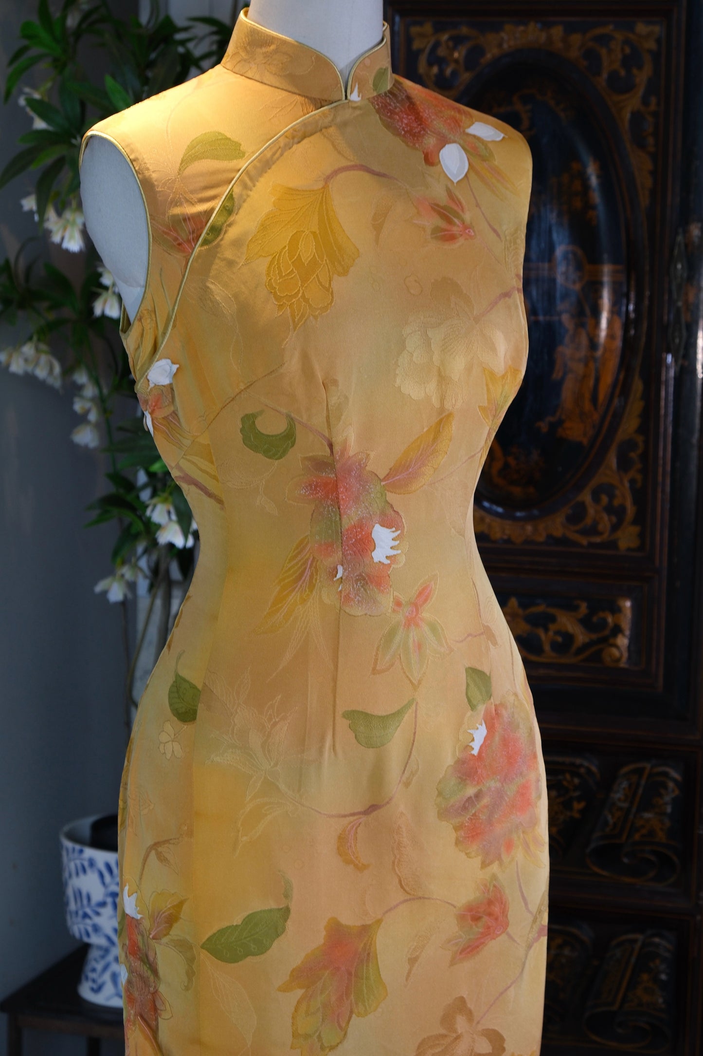 溯源绸缎·时光织锦｜港工旗袍样衣赏析 | Suyuan Silk • Brocade of Time | An Archival Evaluation of a Hong Kong-Style Qipao Prototype