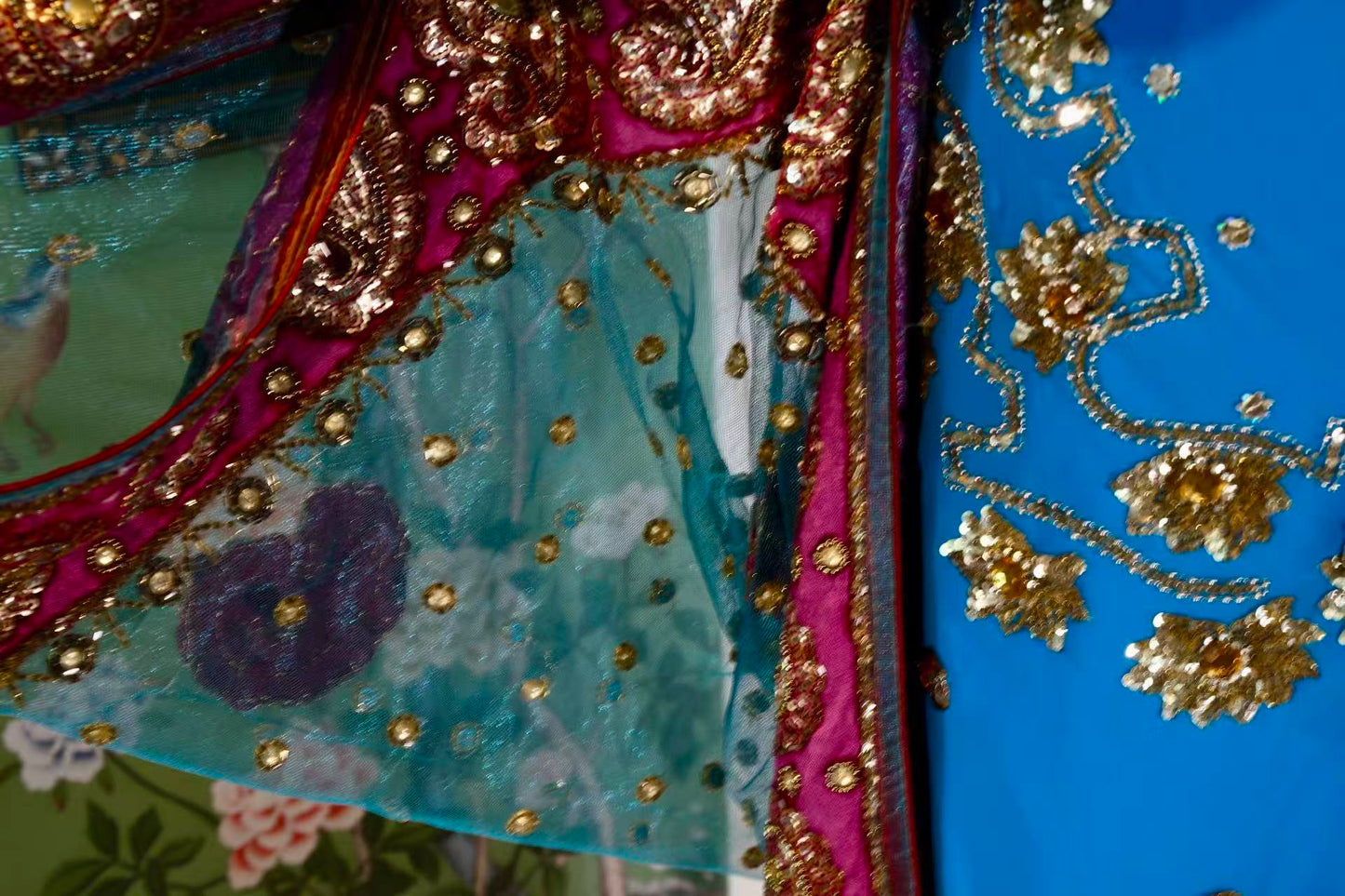 【蔚蓝与鎏金：被时光封存的异域绮梦】| Azure and Burnished Gold: A Sealed Exotic Fantasy — An Archival Analysis of a 1930s-Inspired Custom Silk Bias-Cut Ensemble