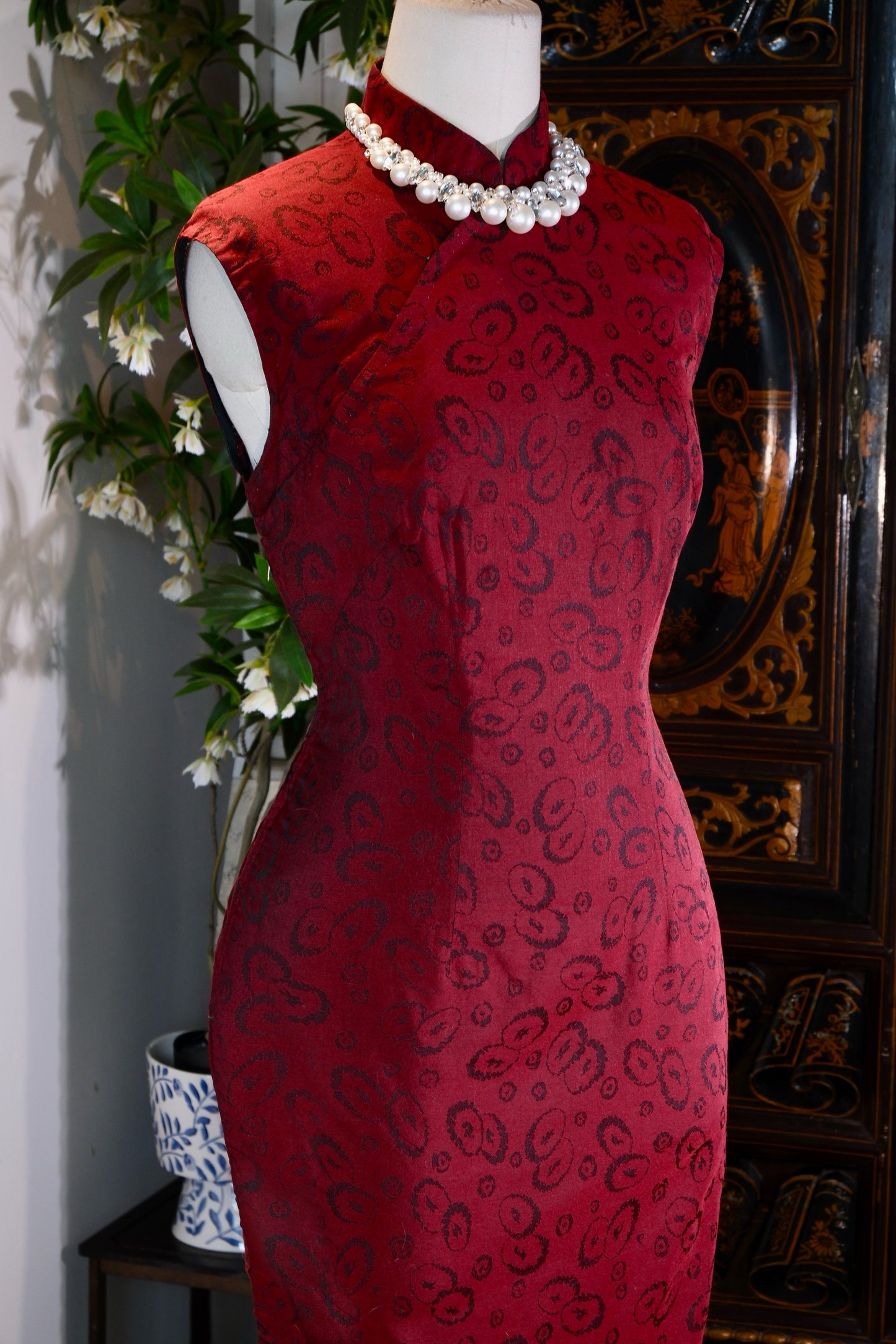 六十年代台湾羊毛提花古董旗袍——时光织就的东方雅韵 | A Taiwan-Produced 1960s Wool Jacquard Antique Qipao: Eastern Poetic Refinement Woven by Time