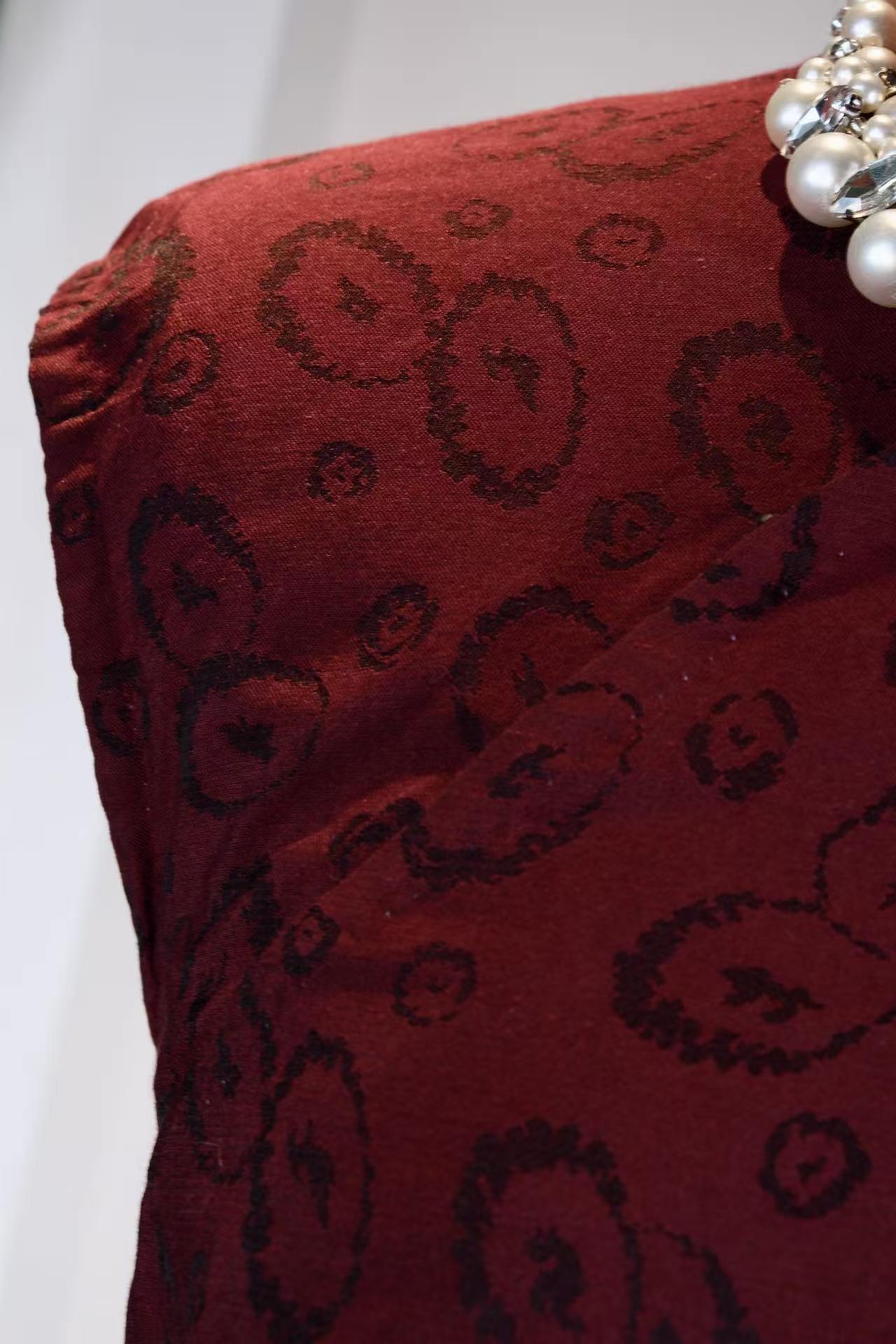 六十年代台湾羊毛提花古董旗袍——时光织就的东方雅韵 | A Taiwan-Produced 1960s Wool Jacquard Antique Qipao: Eastern Poetic Refinement Woven by Time