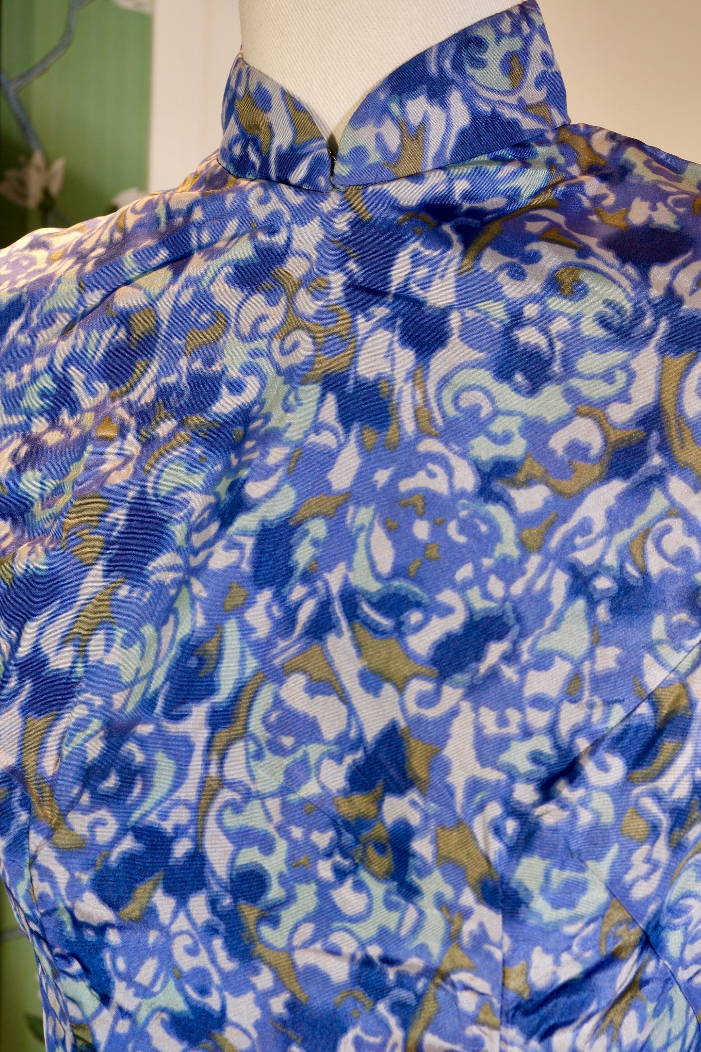 "Flowing Blue and White Patterns over Green Seas and Cloud Billows · A Chronicle of 1960s Hong Kong Modernity"