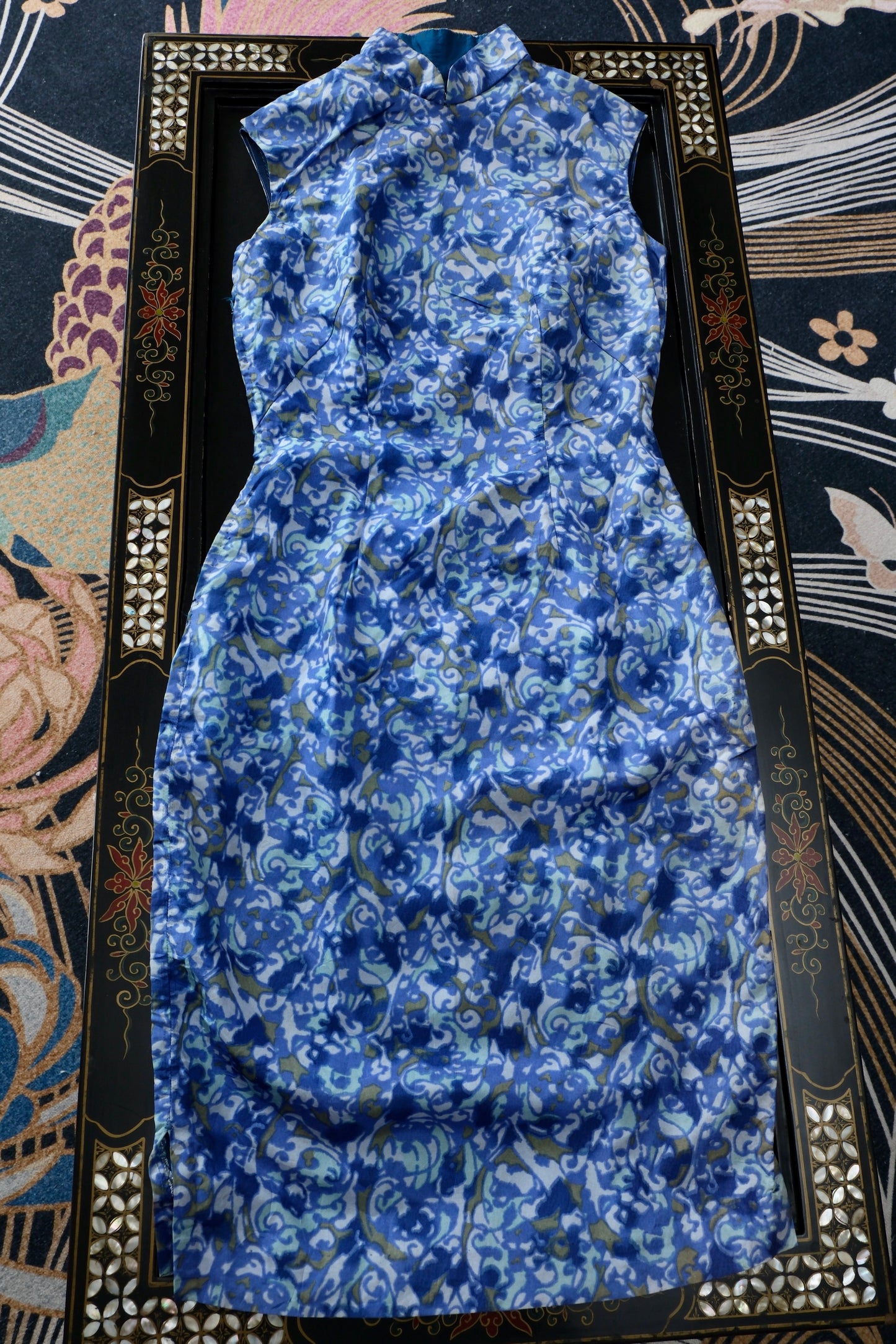 "Flowing Blue and White Patterns over Green Seas and Cloud Billows · A Chronicle of 1960s Hong Kong Modernity"
