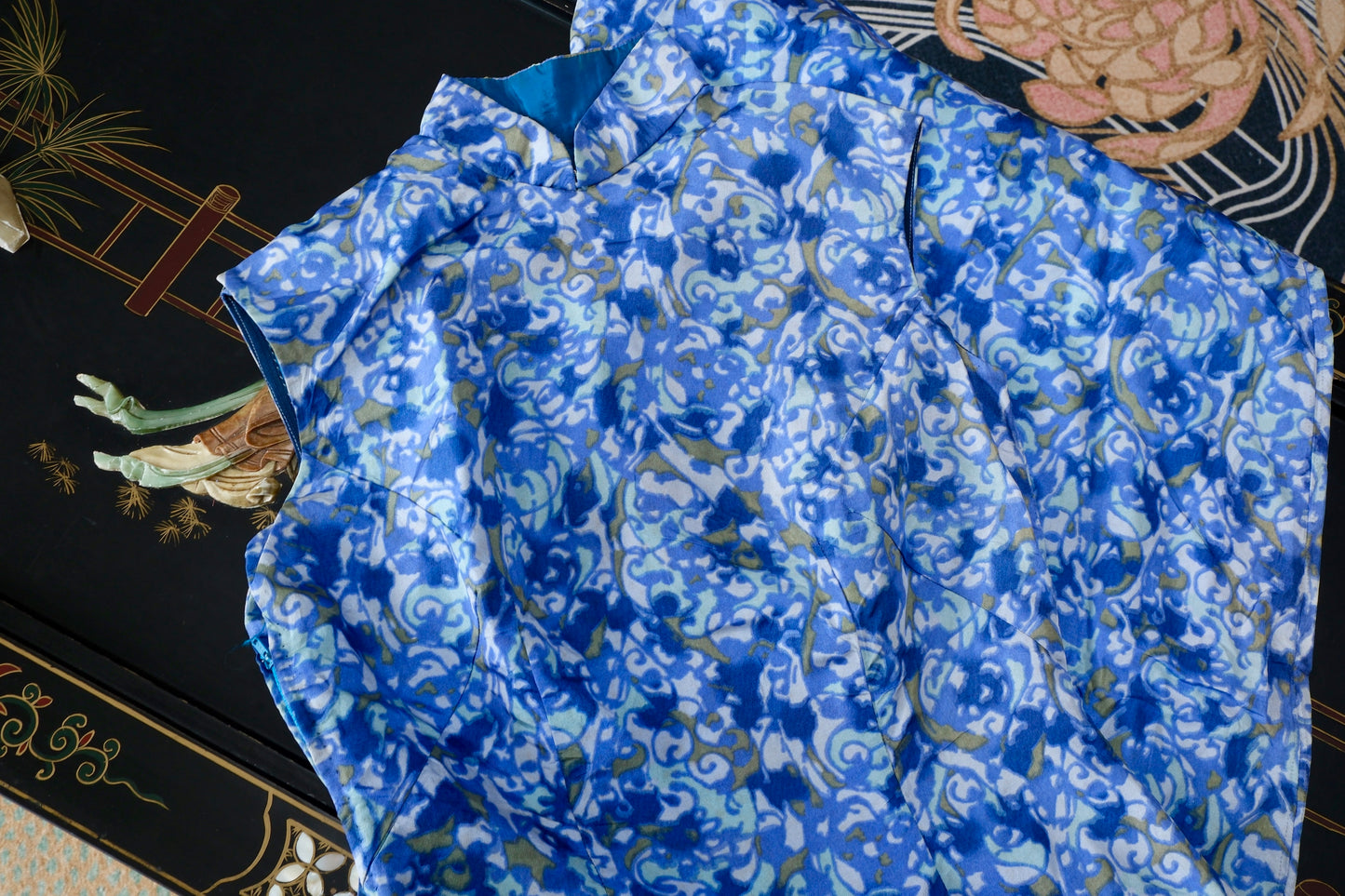 "Flowing Blue and White Patterns over Green Seas and Cloud Billows · A Chronicle of 1960s Hong Kong Modernity"