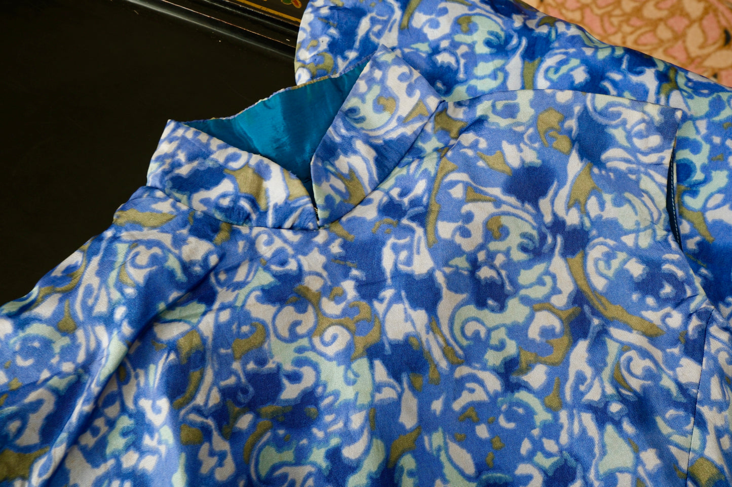 "Flowing Blue and White Patterns over Green Seas and Cloud Billows · A Chronicle of 1960s Hong Kong Modernity"